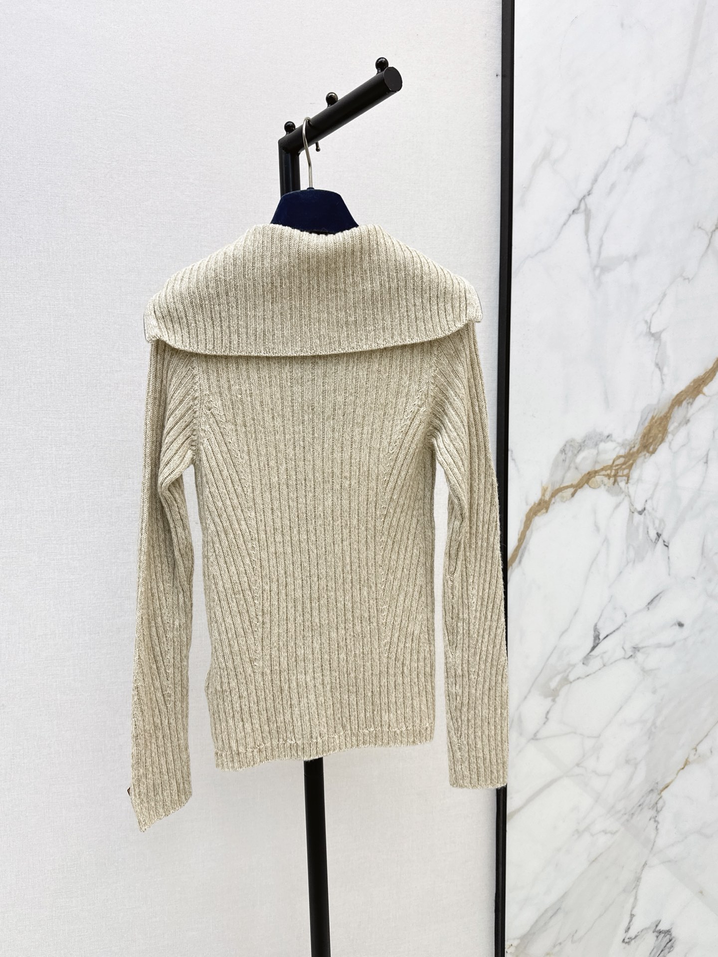 Loui 26fw knit slim-fit basic tee