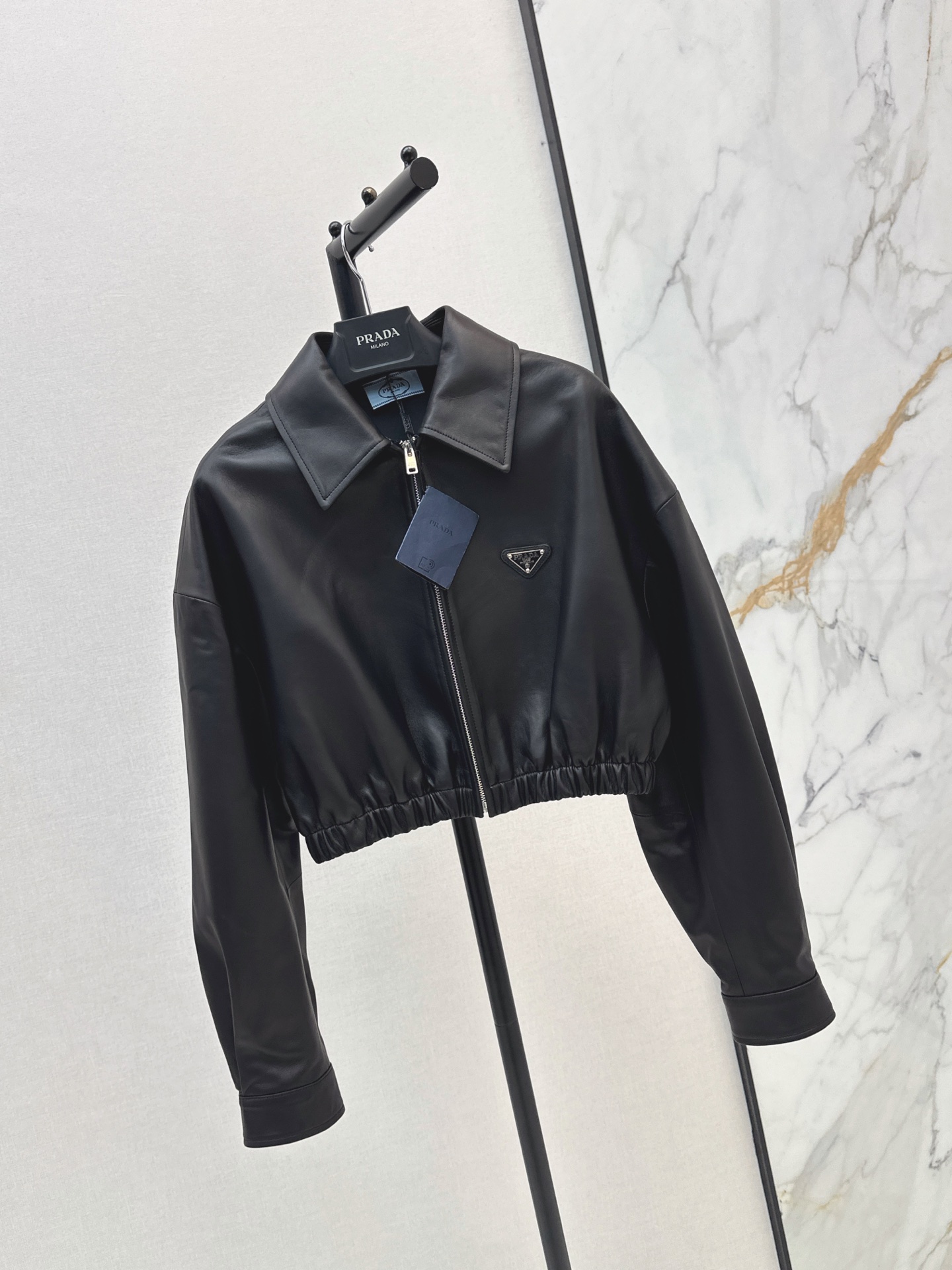 Pra 26fw cropped leather jacket