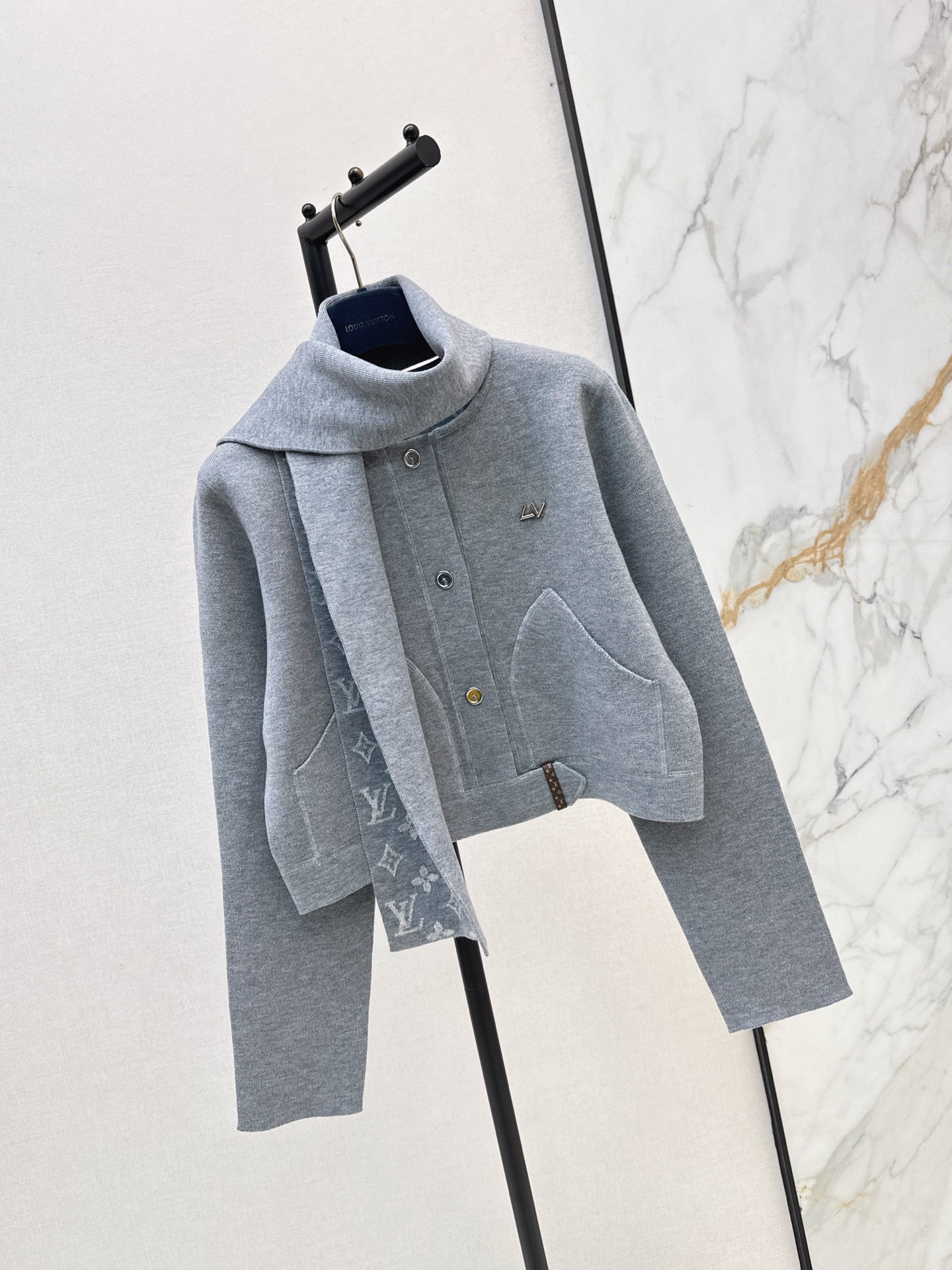 Loui 26fw scraf-collar knit jacket