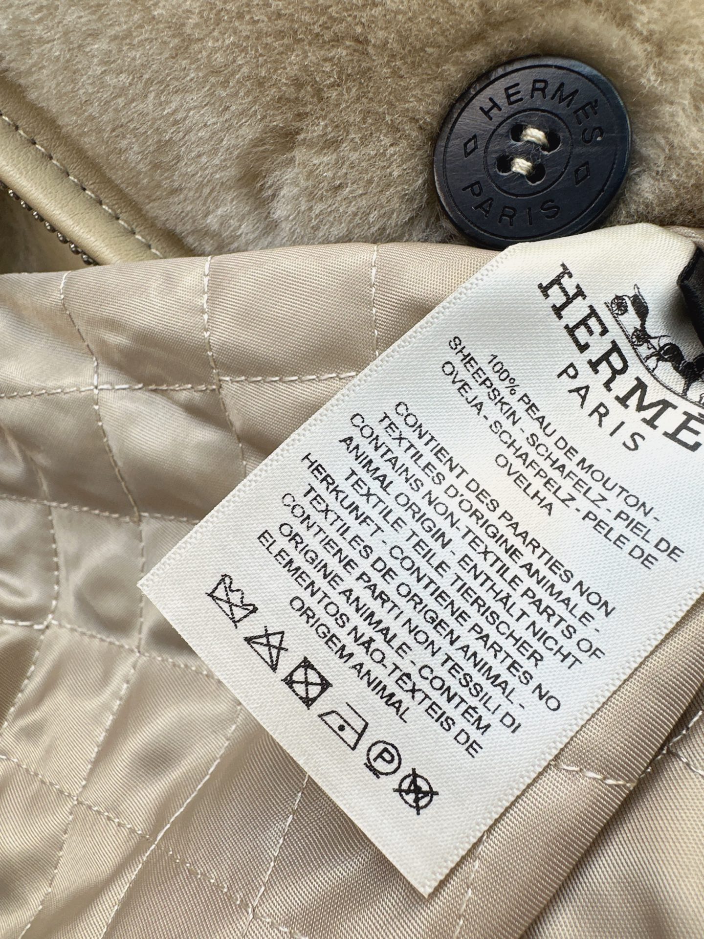Her 26fw fur lether vest jacket