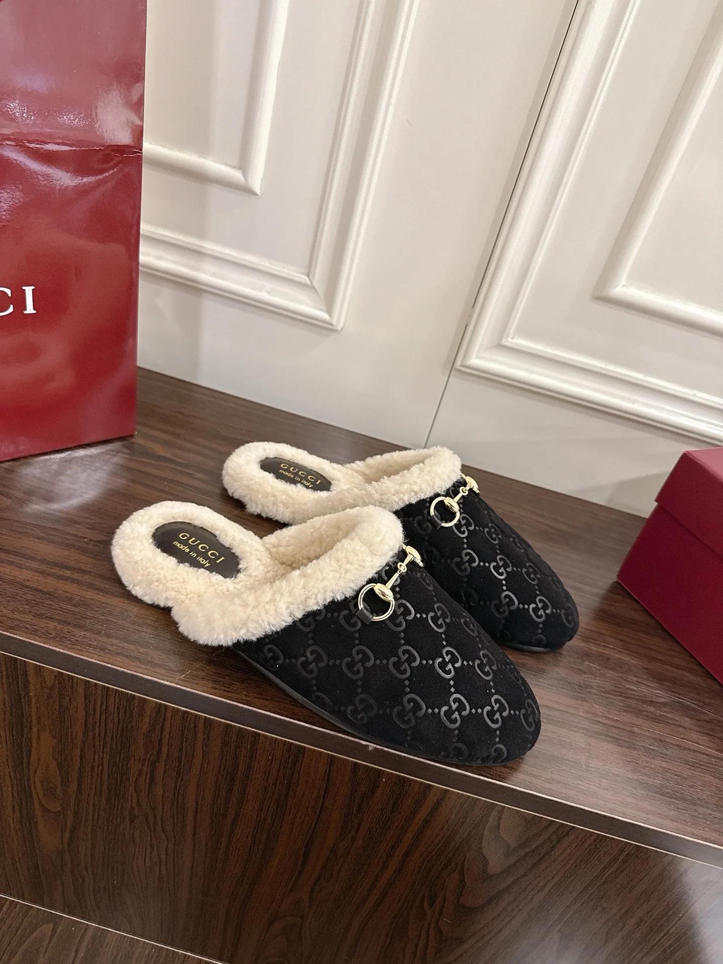 Guc 25fw mules shoes