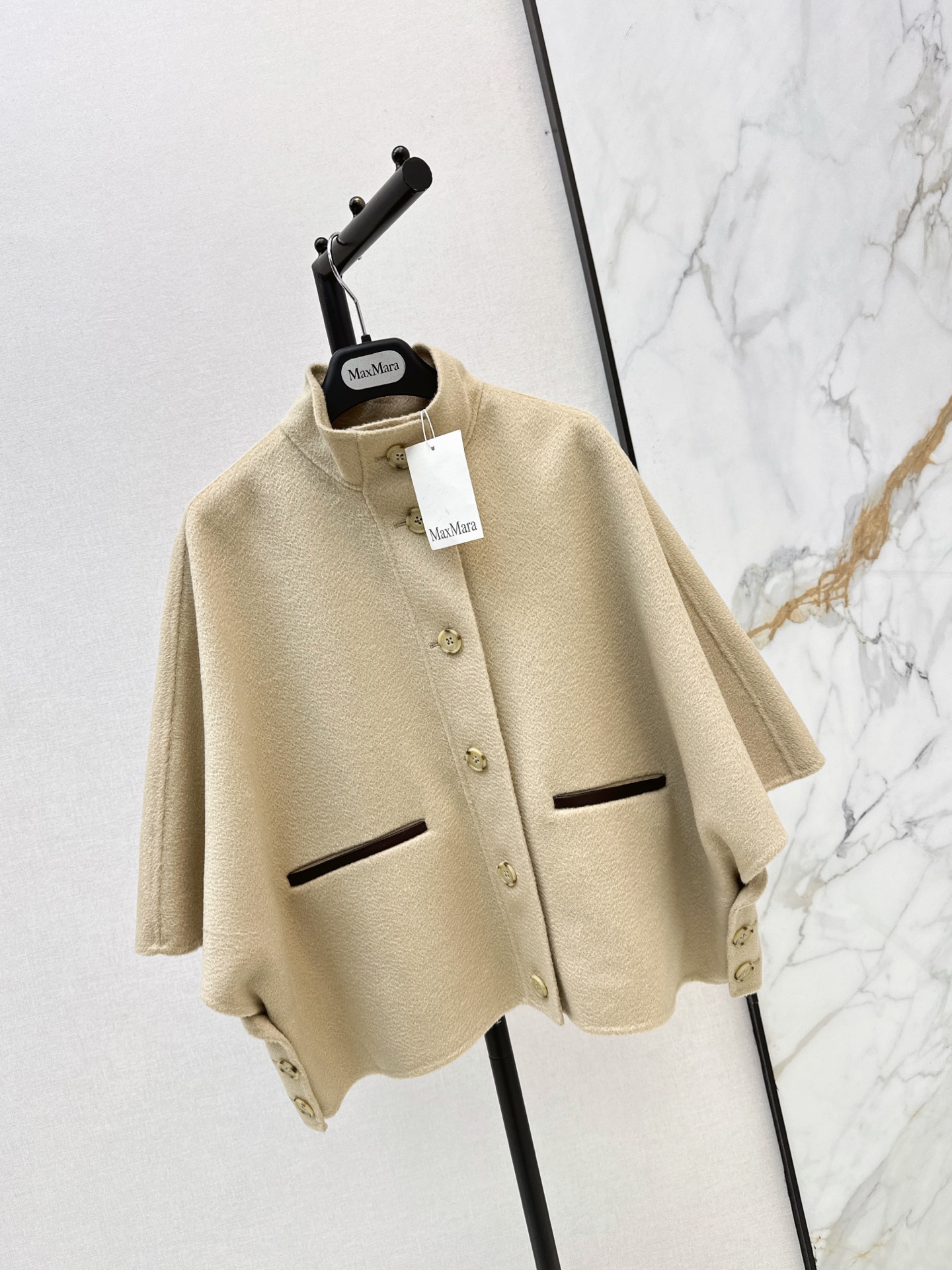 Max 26fw cape jacket