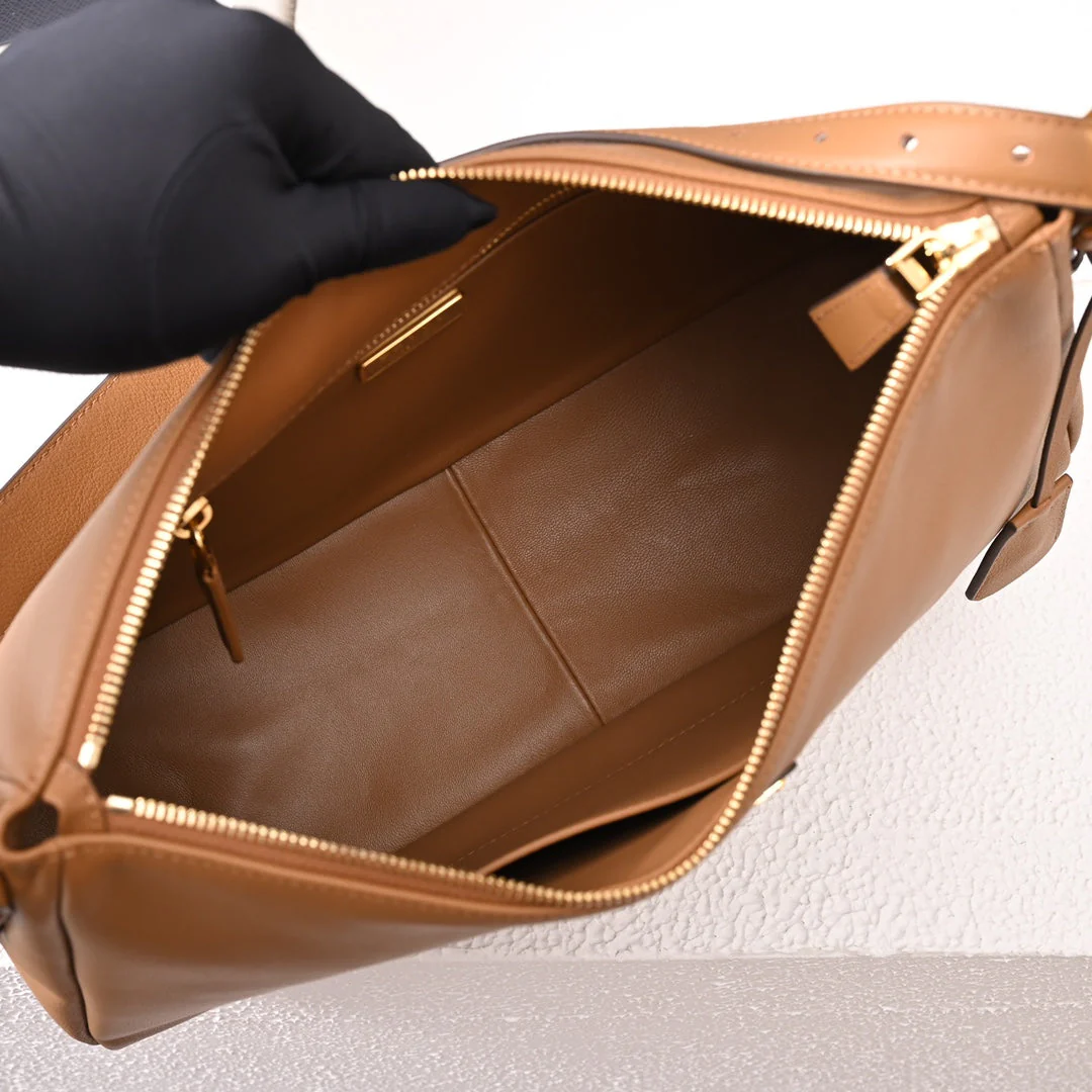 PD  Aimée large leather shoulder bag
