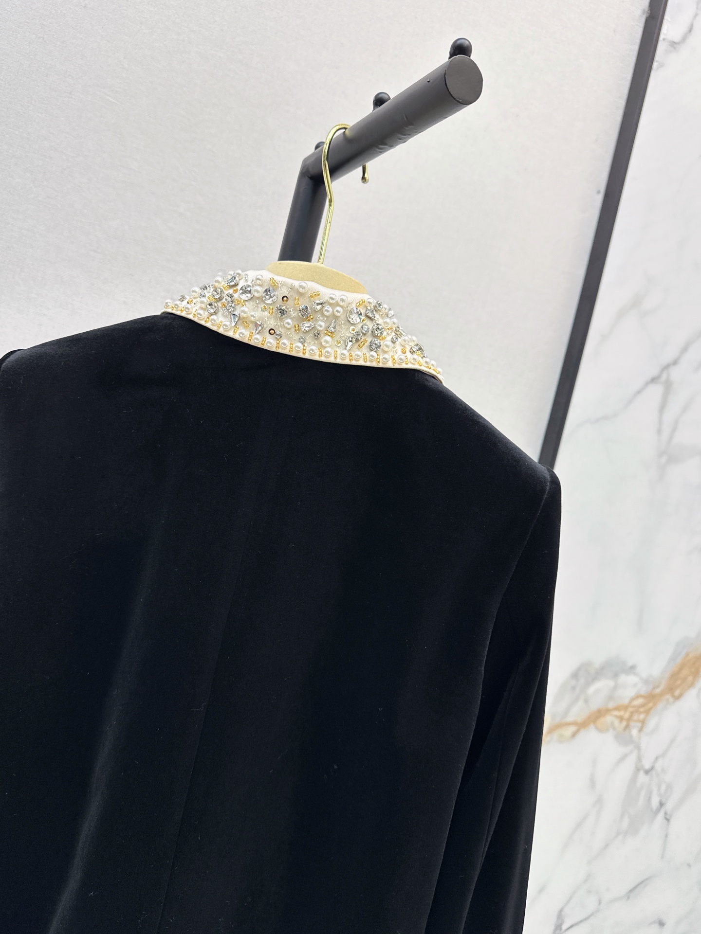 Miu 26fw cropped beading velvet jacket