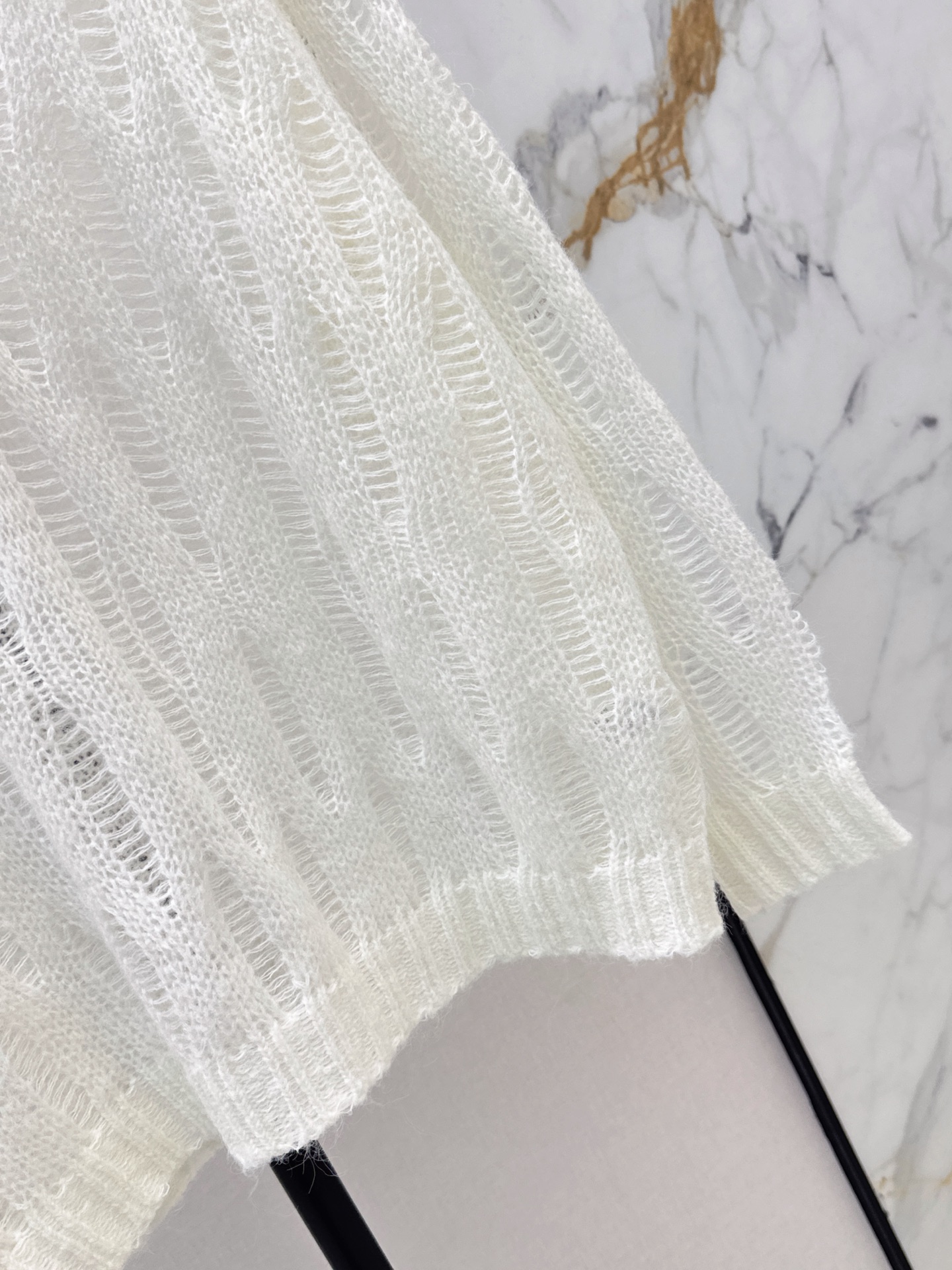 Loe 26fw hollow knit sweater
