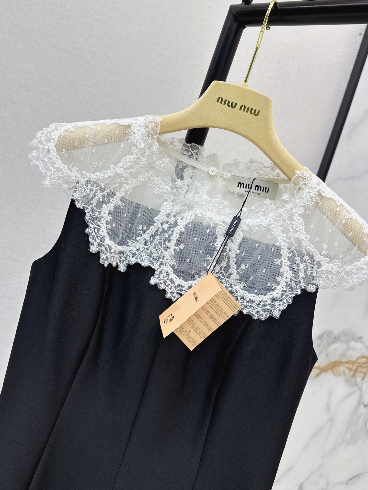 Miu 26ss lace contract dress