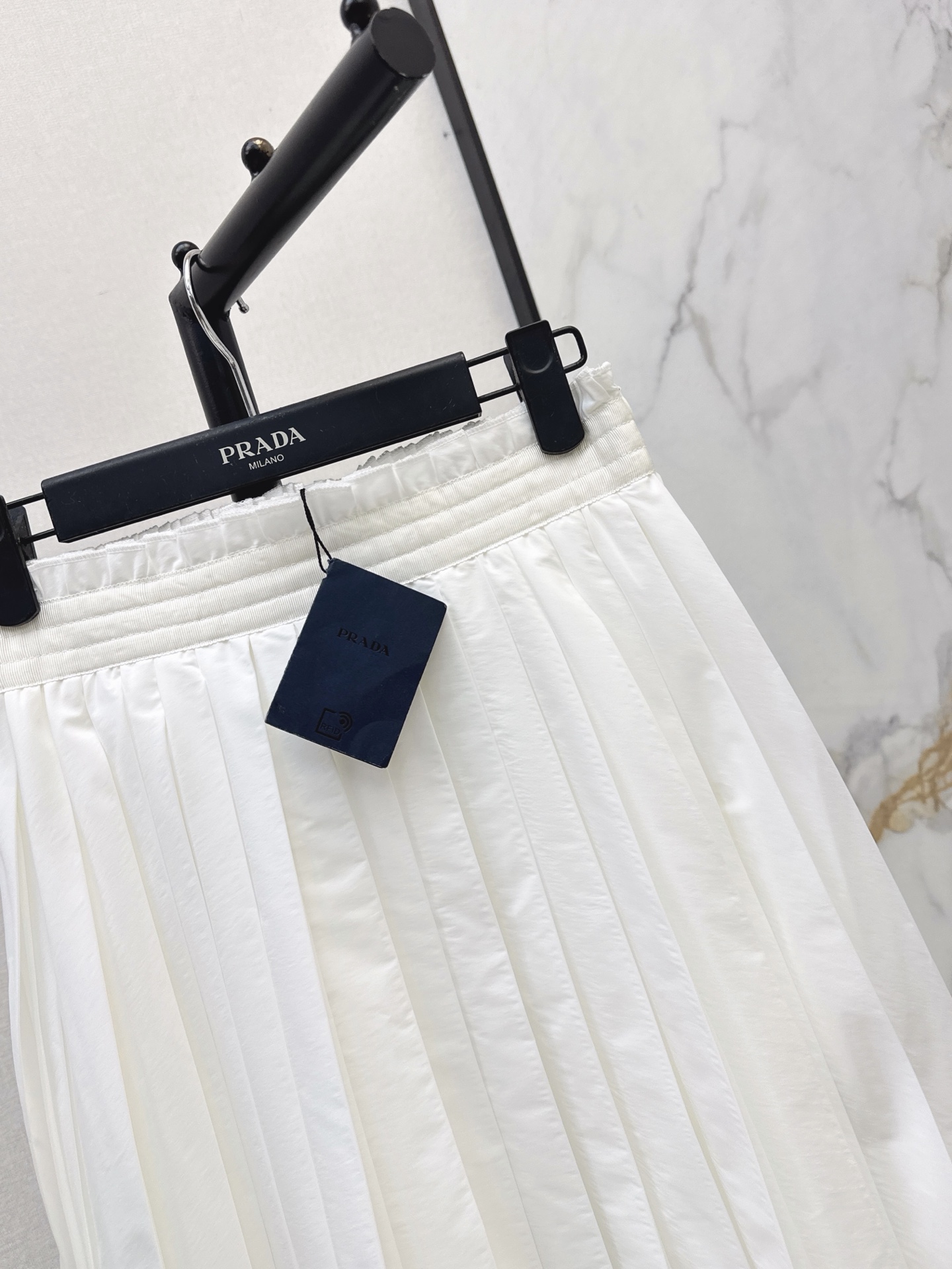 Pra 26fw pleated skirt