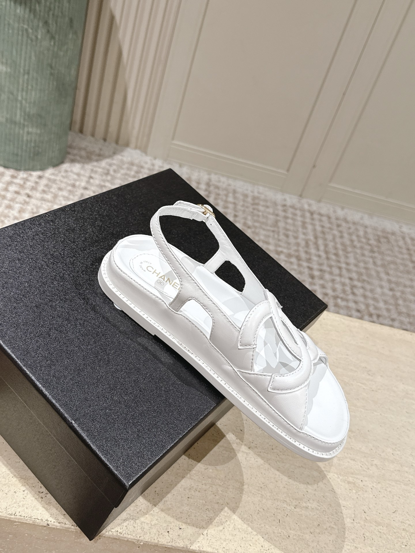 Chan 26fw sandals