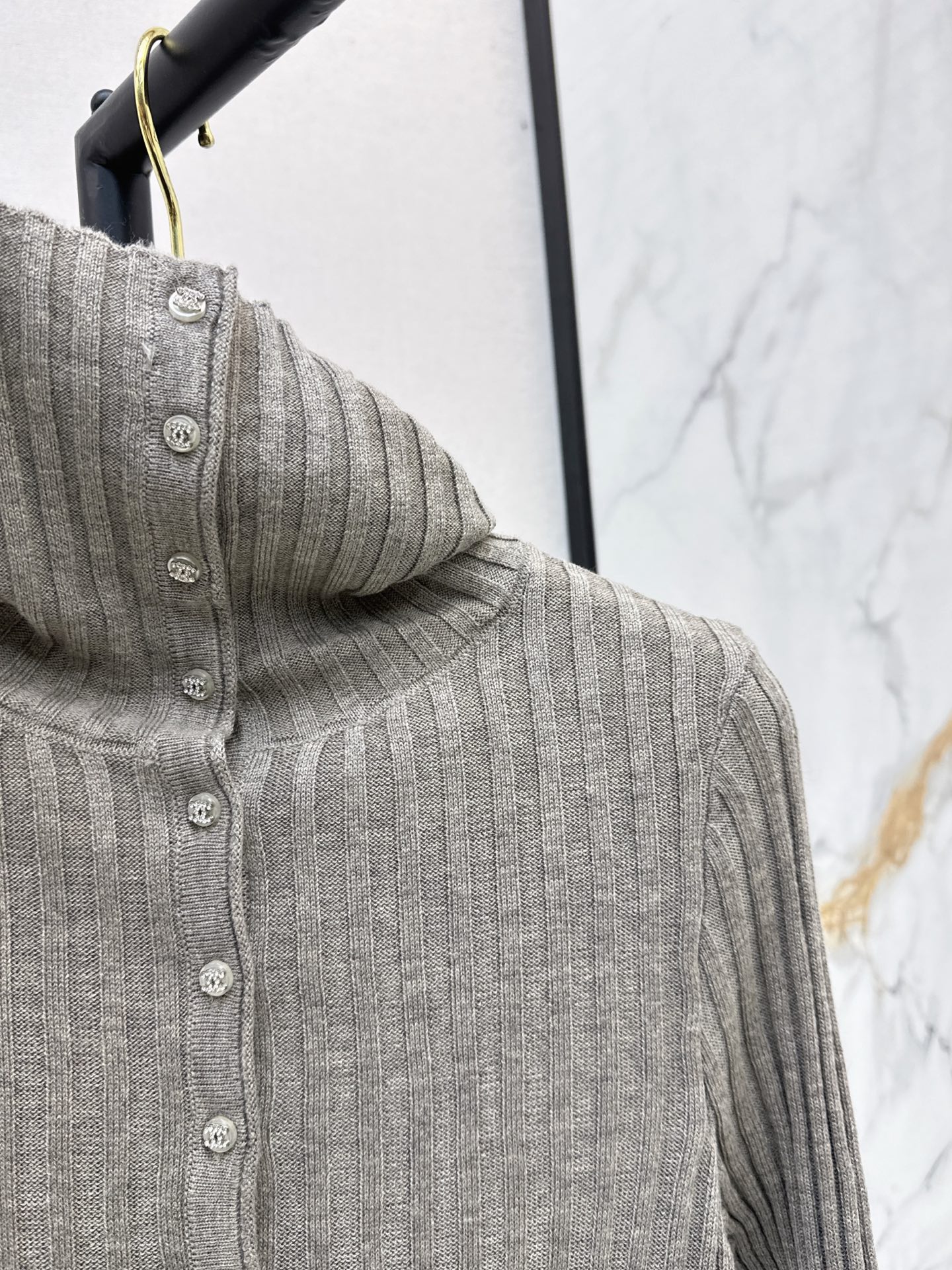 Chan 26fw slim-fit stand collar knitwear