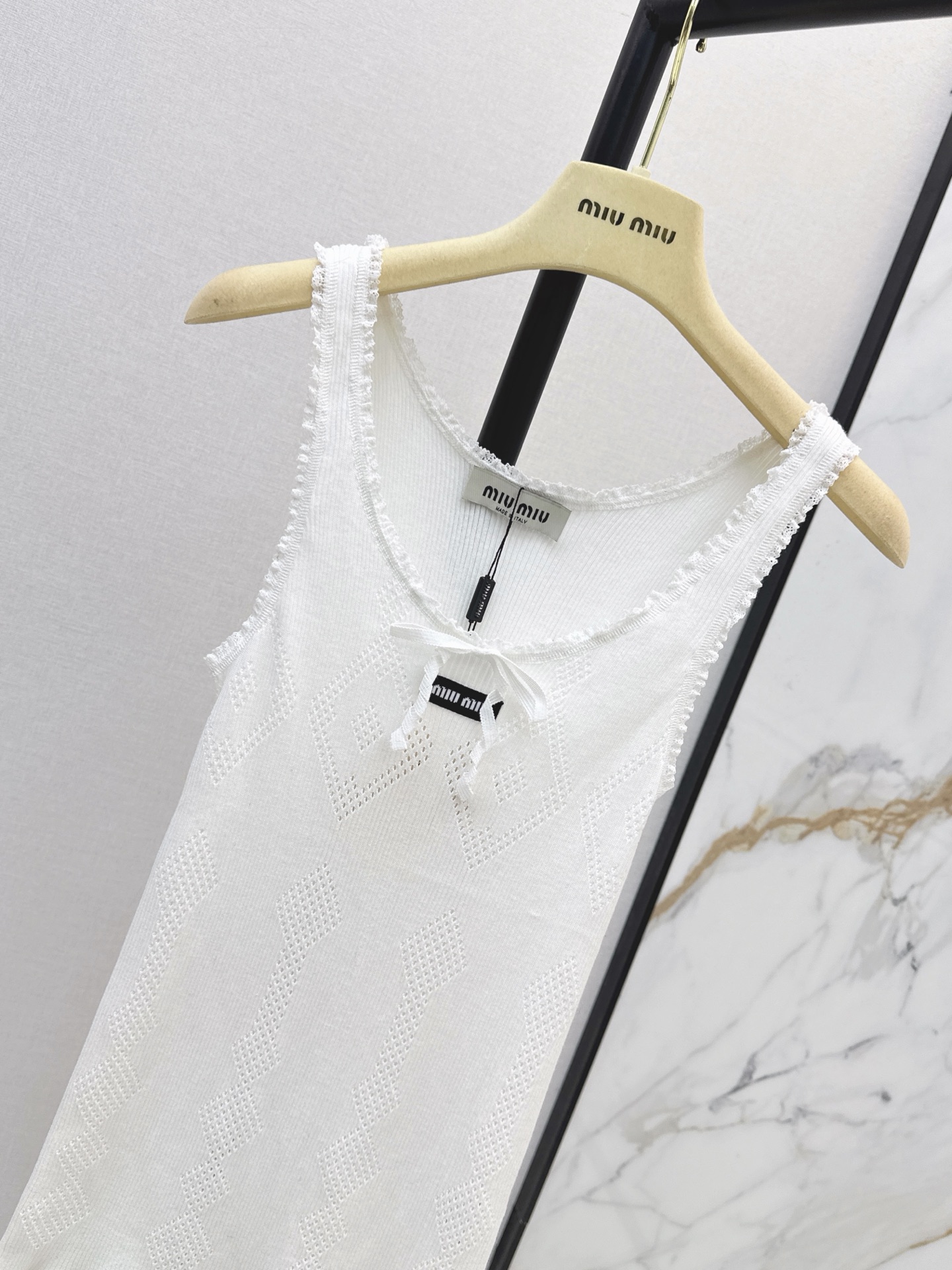 Miu 26fw lace trim vest