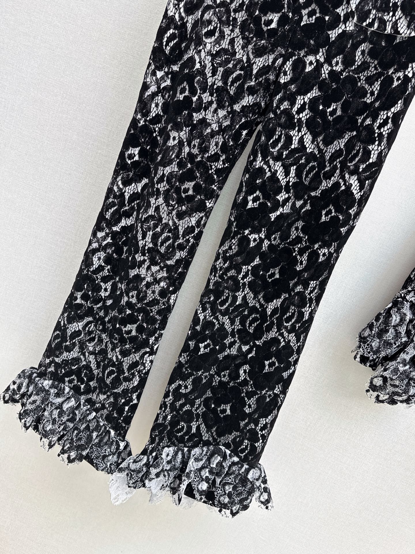 Chan 26fw flarel pants