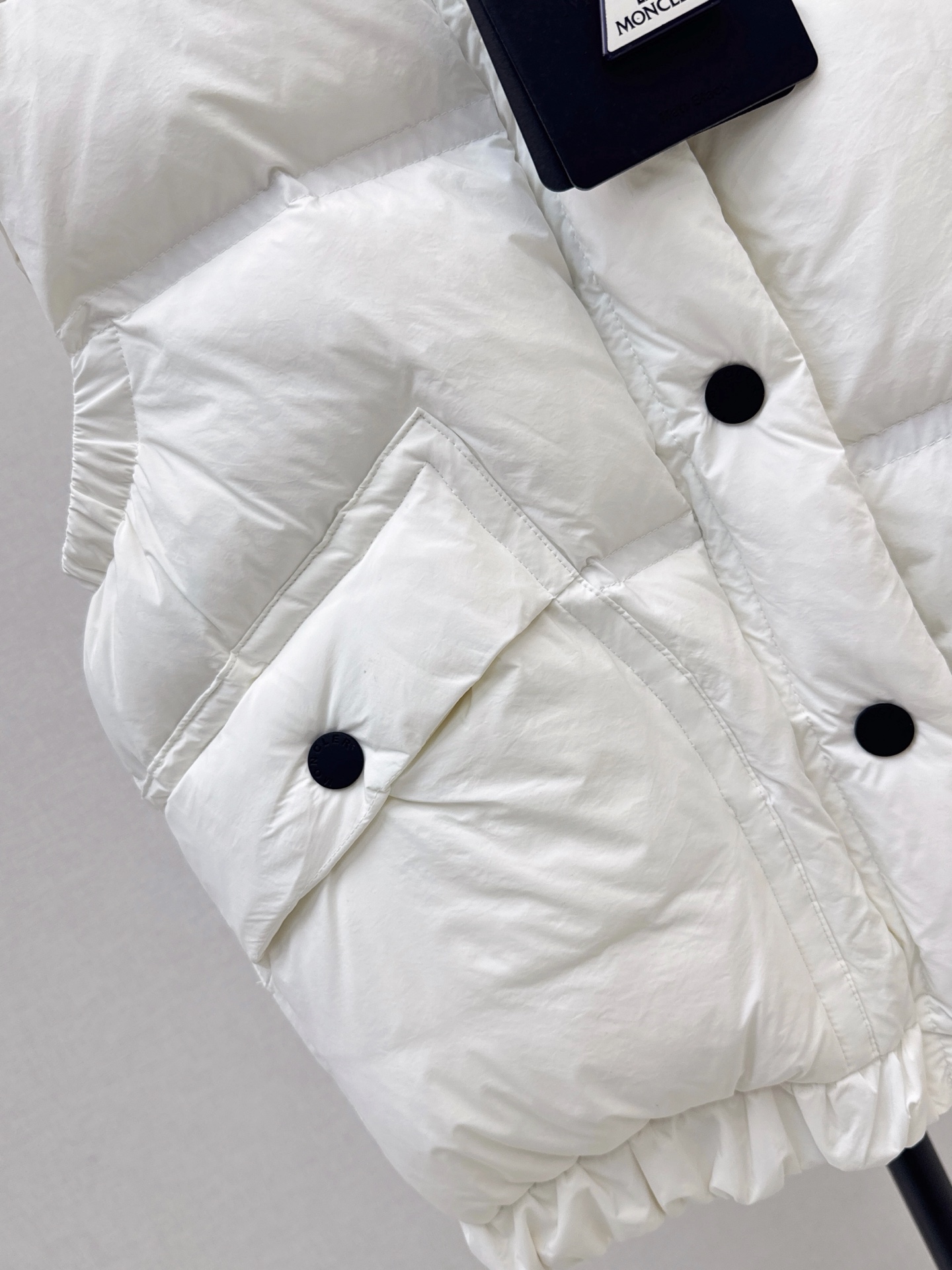 Monc 26fw down vest
