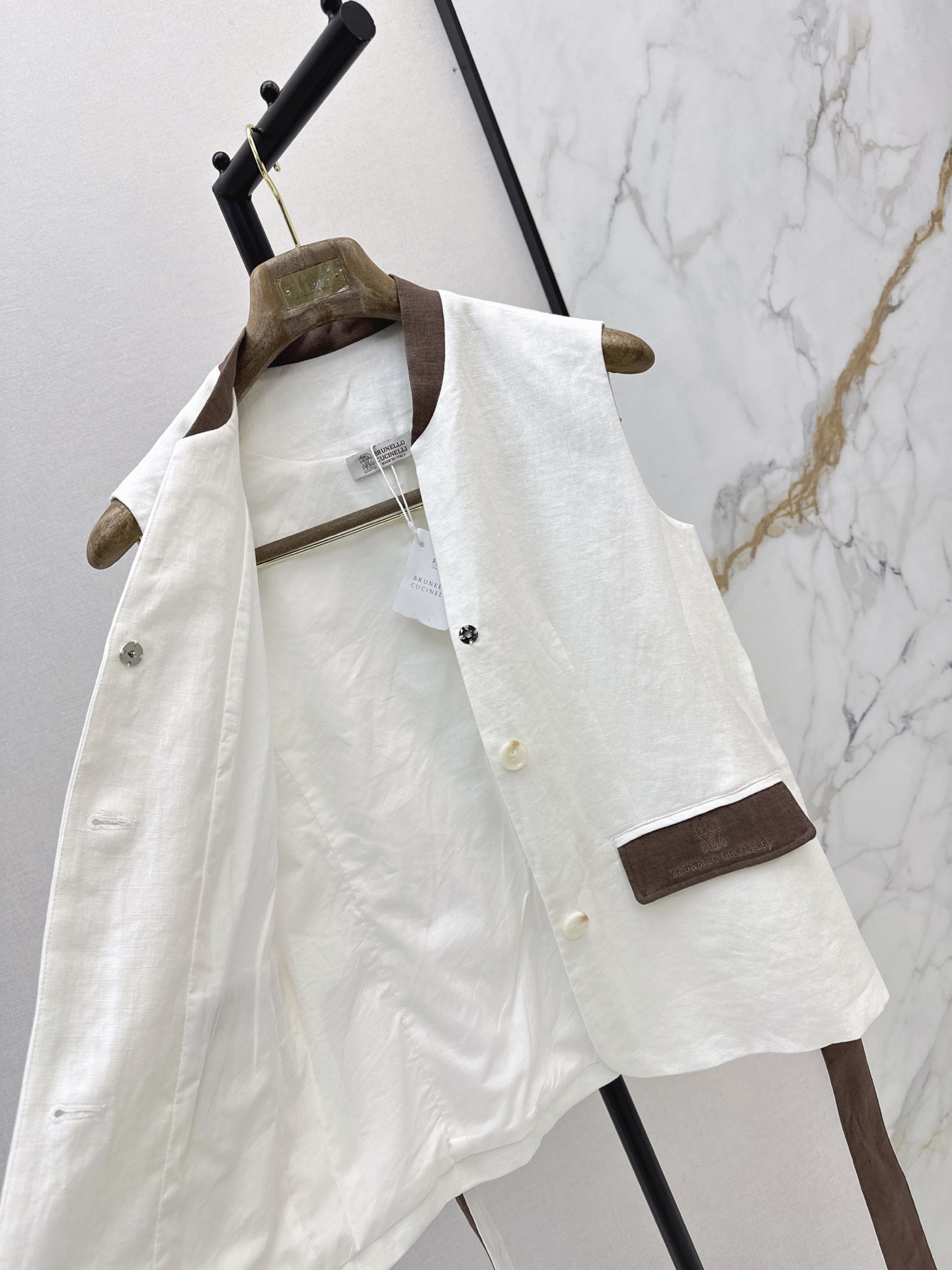 Brun 26ss linen waistcoats