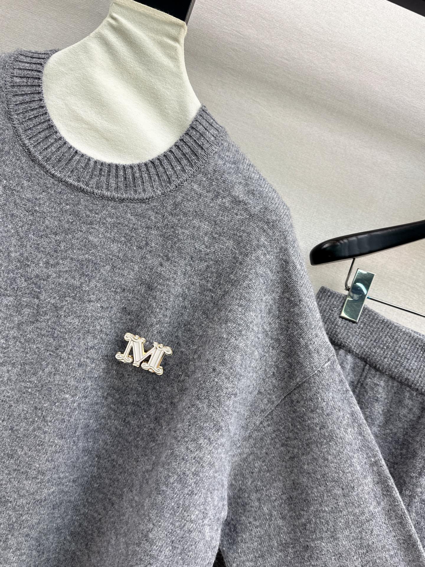 Max 26fw wool sweater pants sents