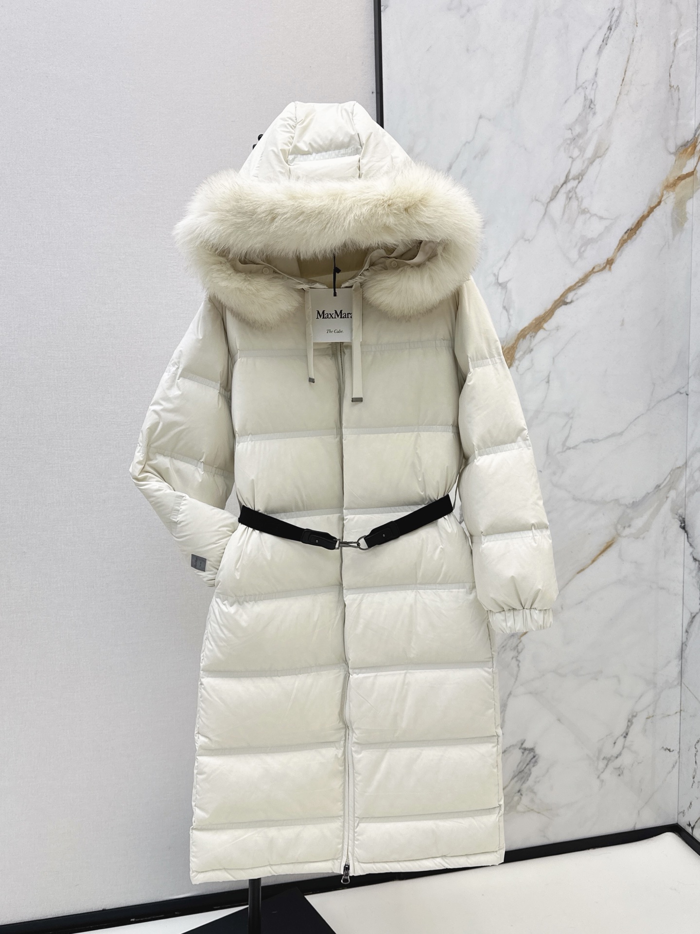 Max 26fw long belted hooded down jacket
