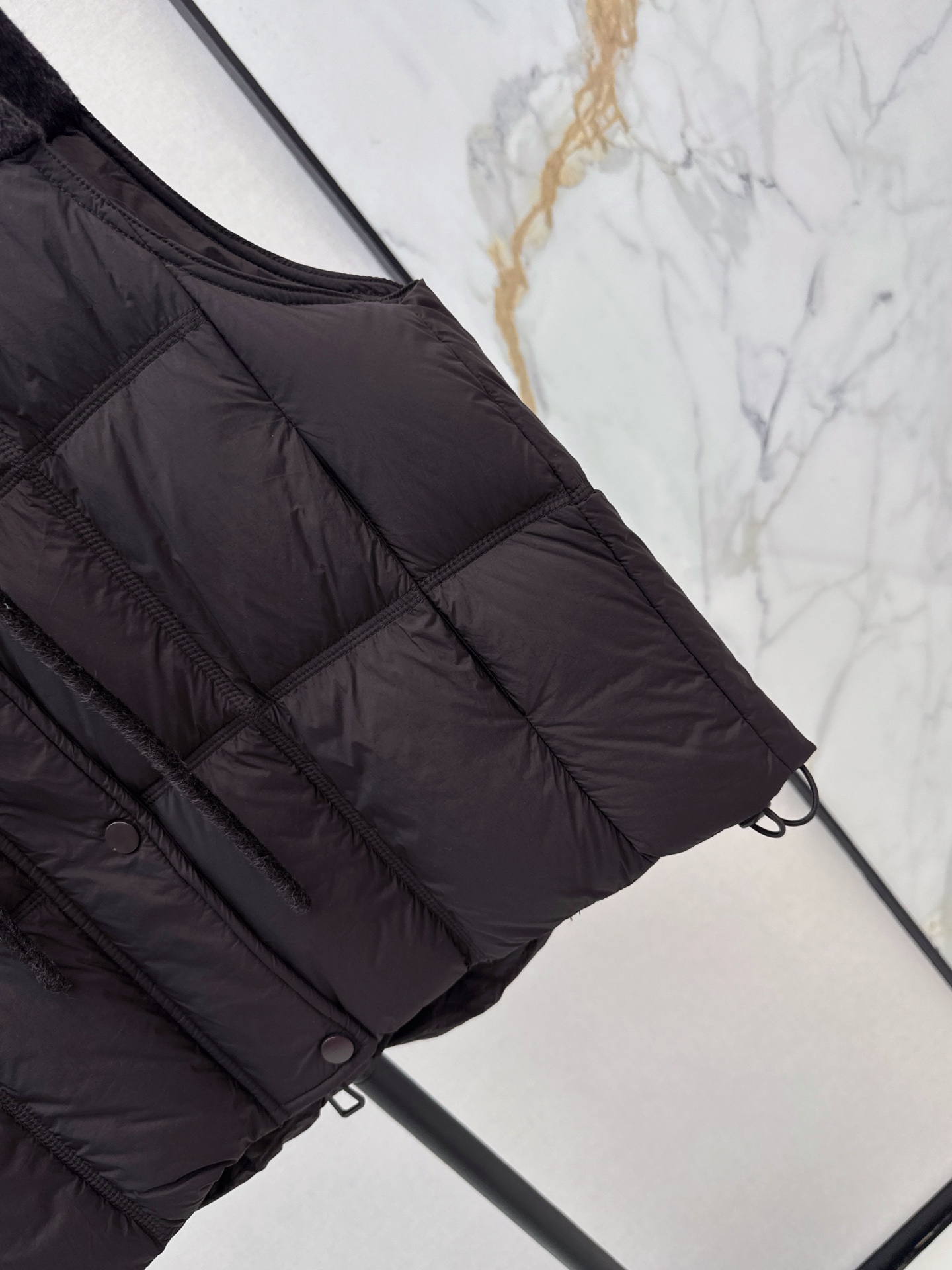 Max 26fw knit contract hooded down vest