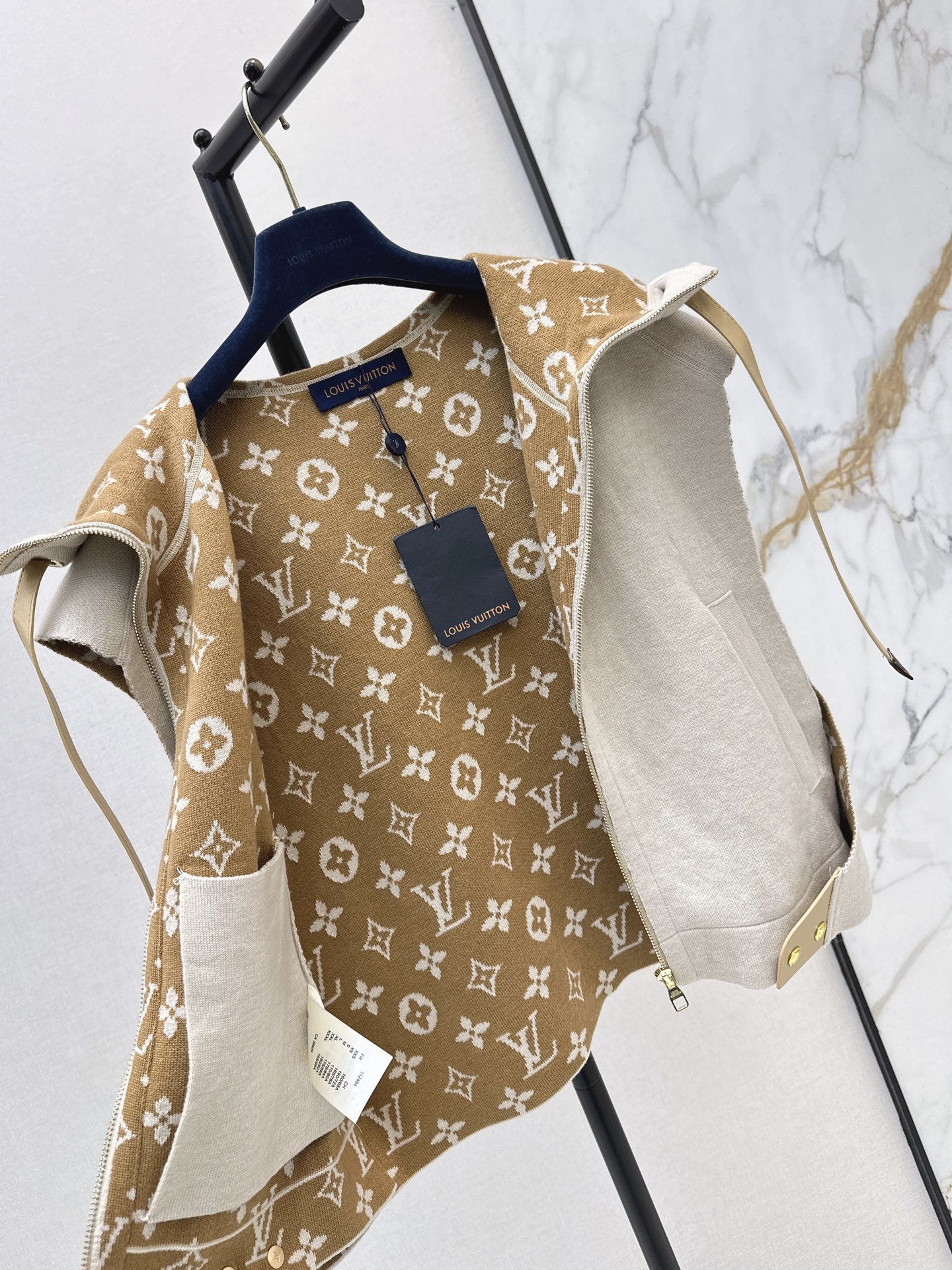Loui 26ss hooded cape vest jacket