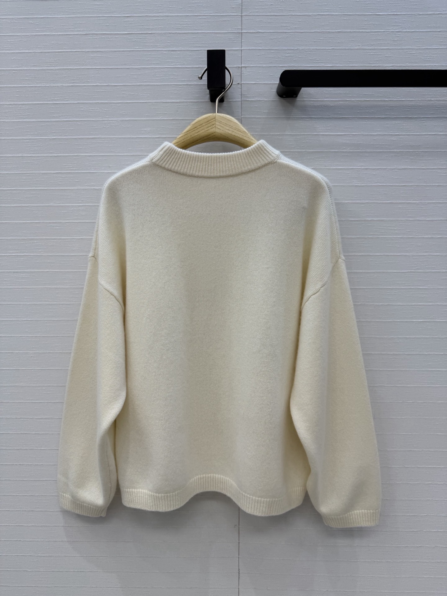 Dio 26fw cashmere sweater