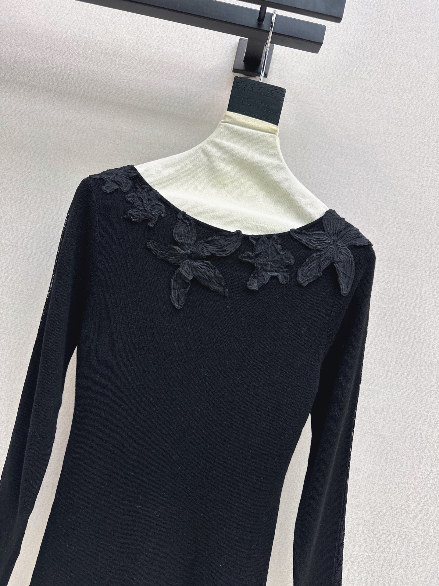 ES 26fw lace embroidery knit basic tee