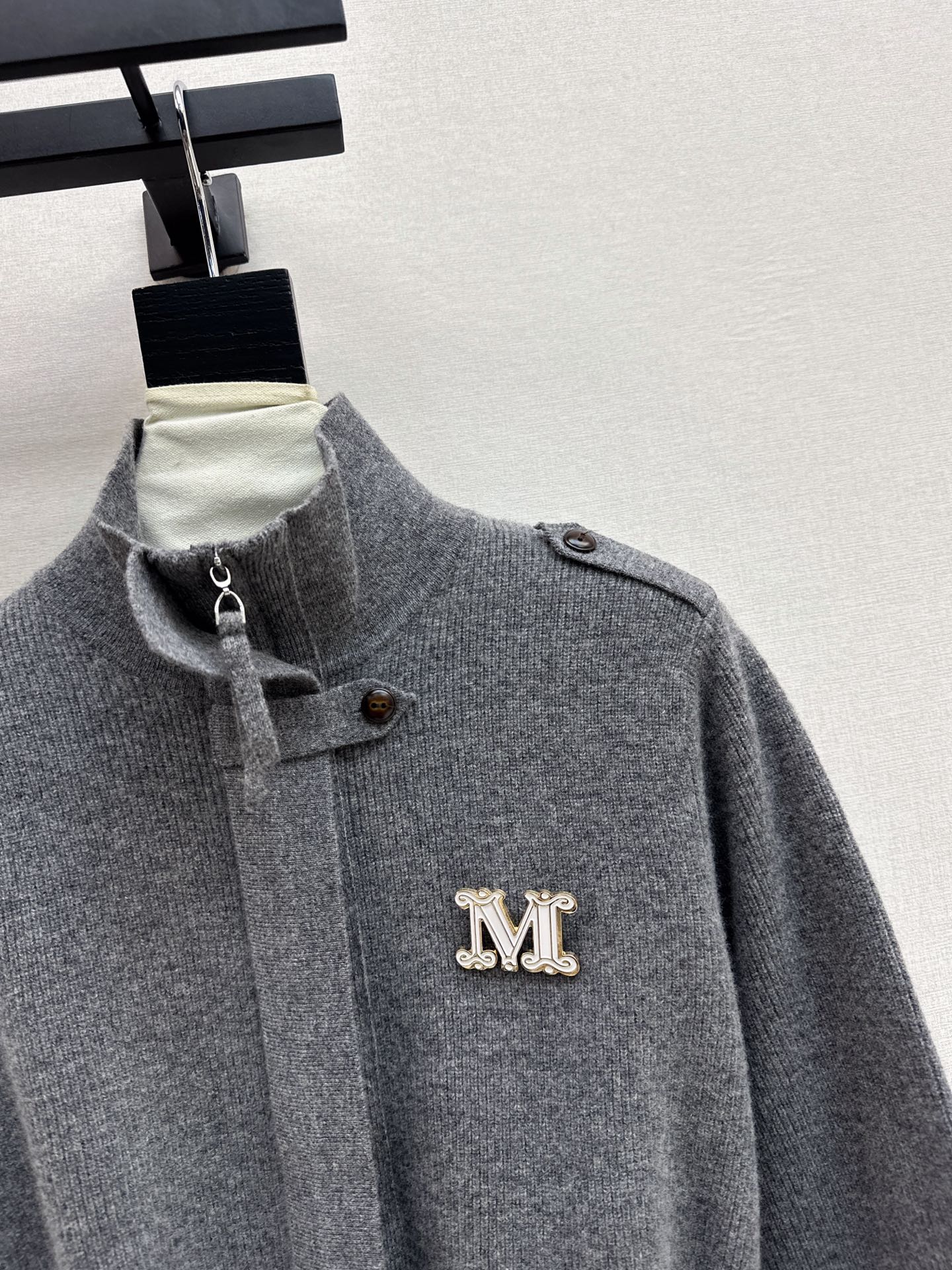 Max 26fw woolbelted cardigan