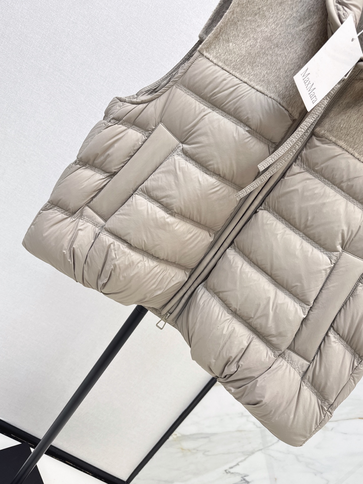 Max 26fw knit contract down vest