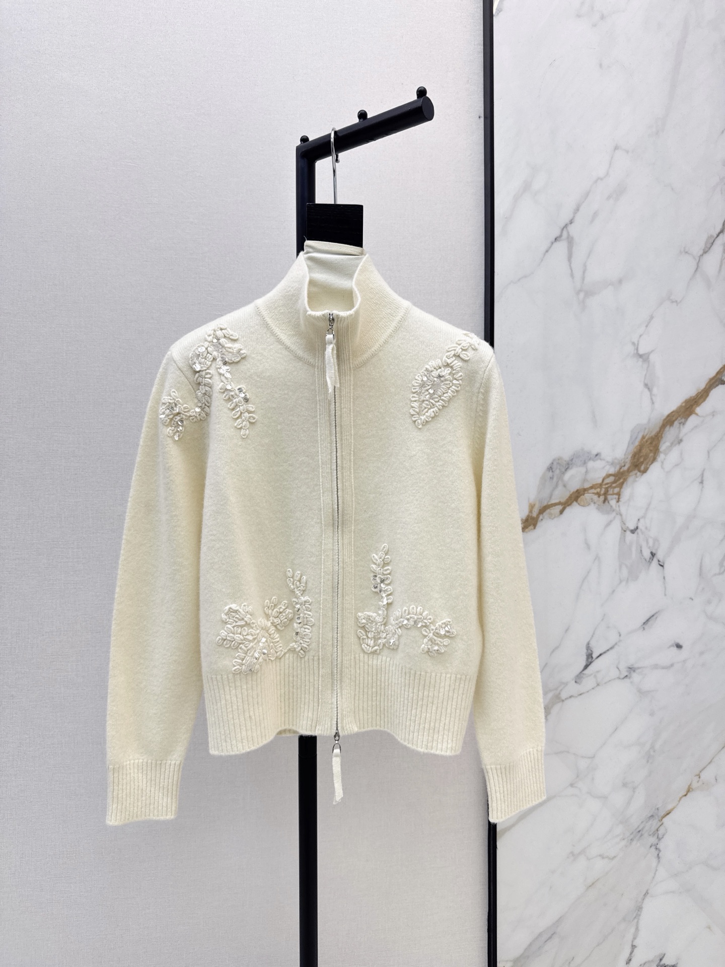 Brun 26fw embroidery zipper cardigan