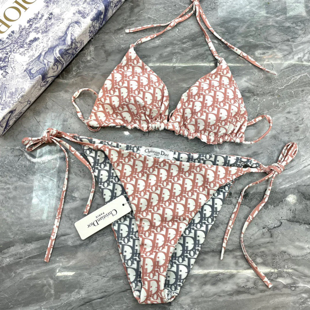 D reversible swimsuit