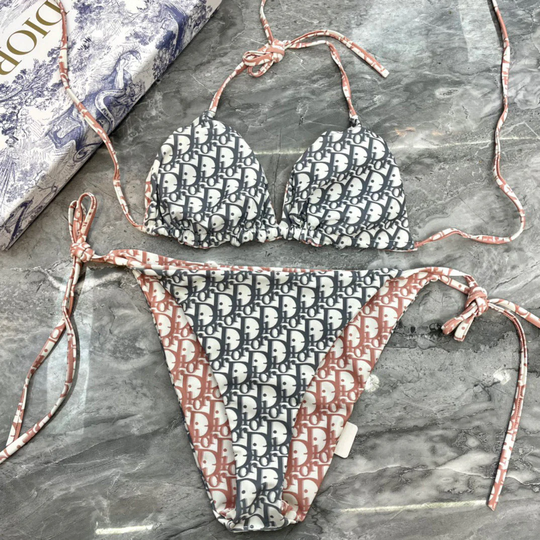 D reversible swimsuit