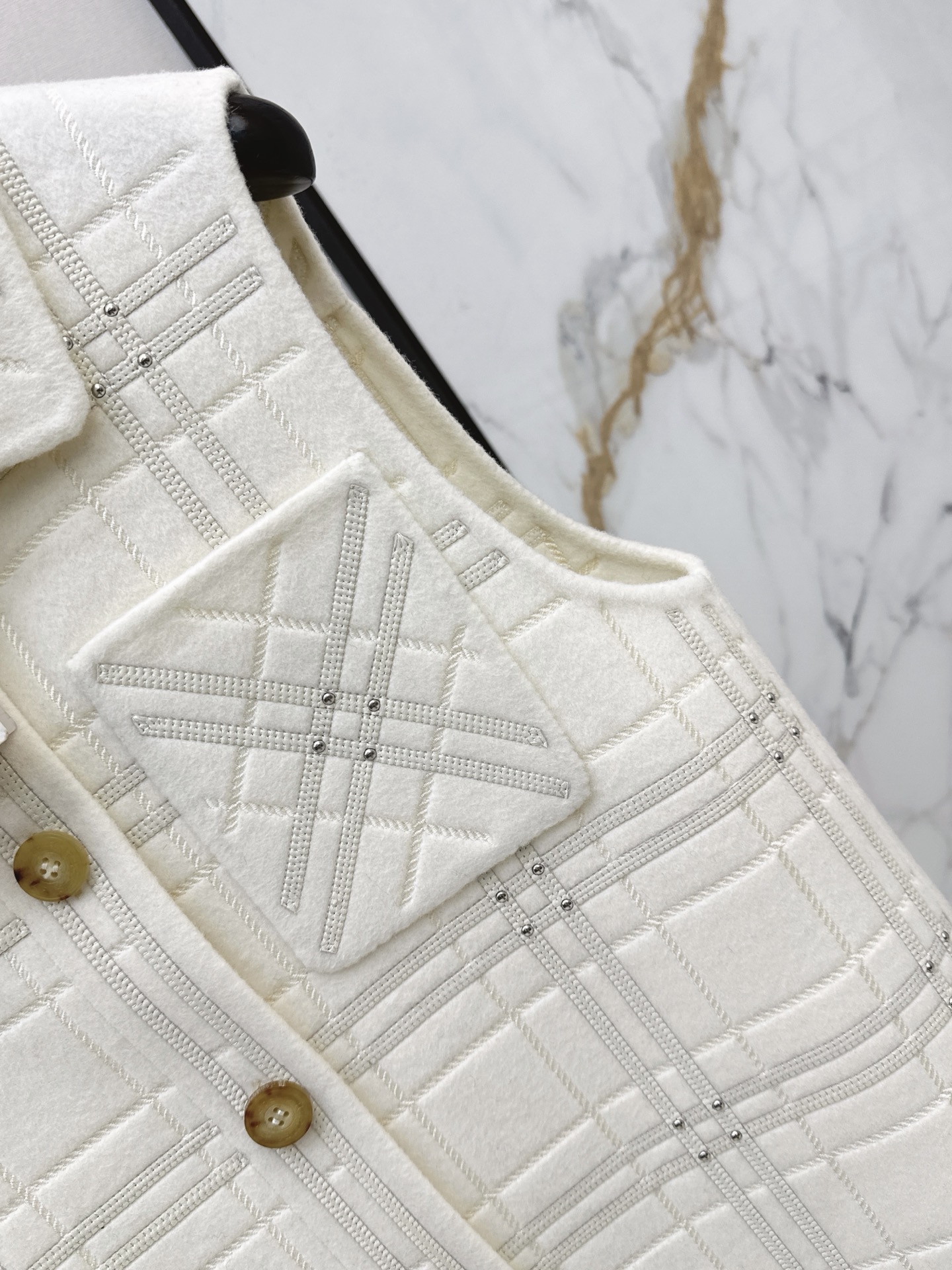 Her 26fw embroidery woole vest