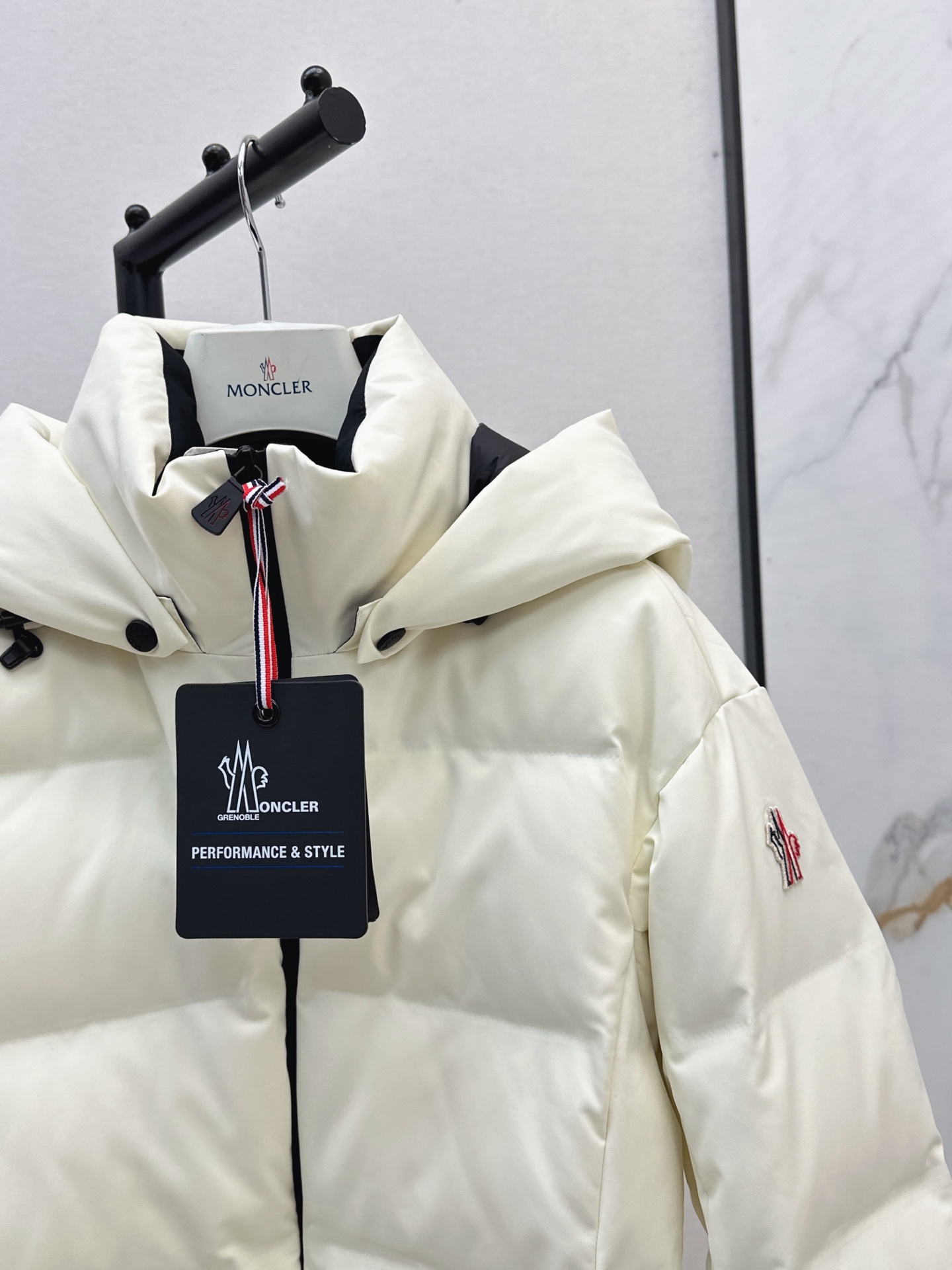 Monc 26fw belted hooded down jacket