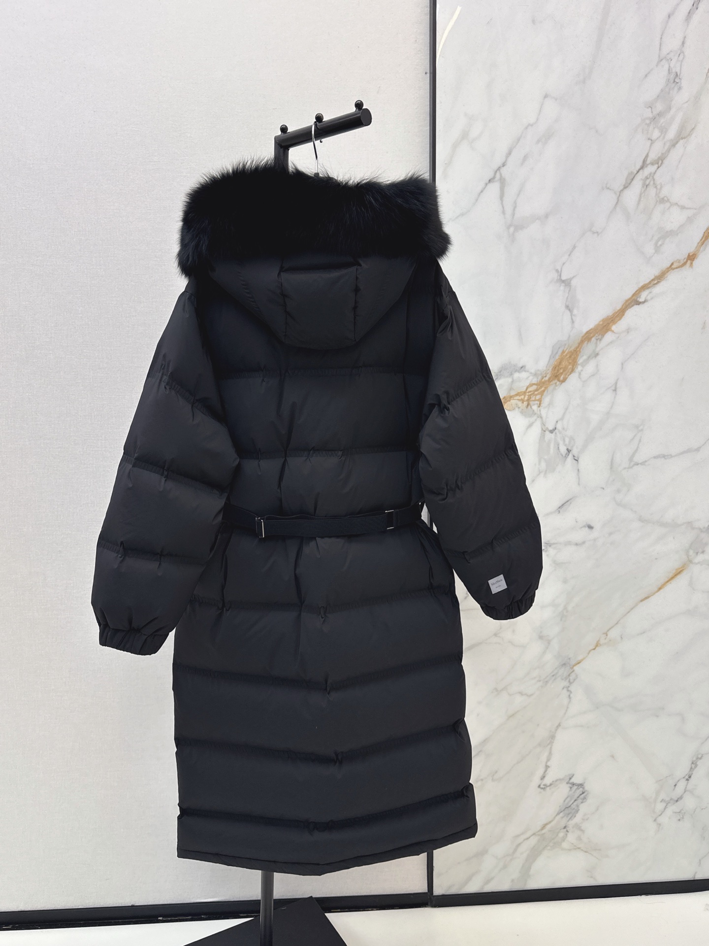 Max 26fw long belted hooded down jacket