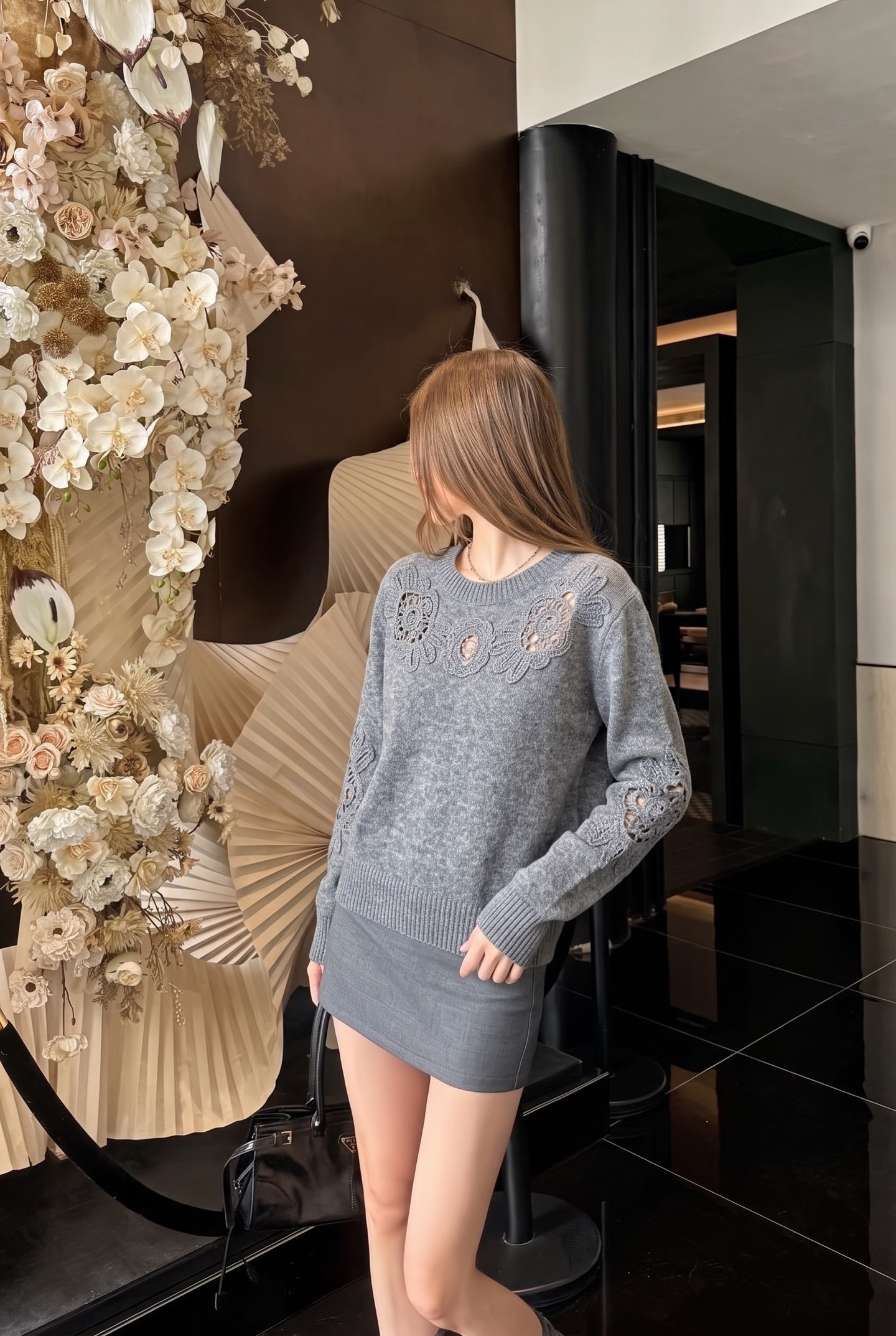Brun 26fw hollow contract knit sweater