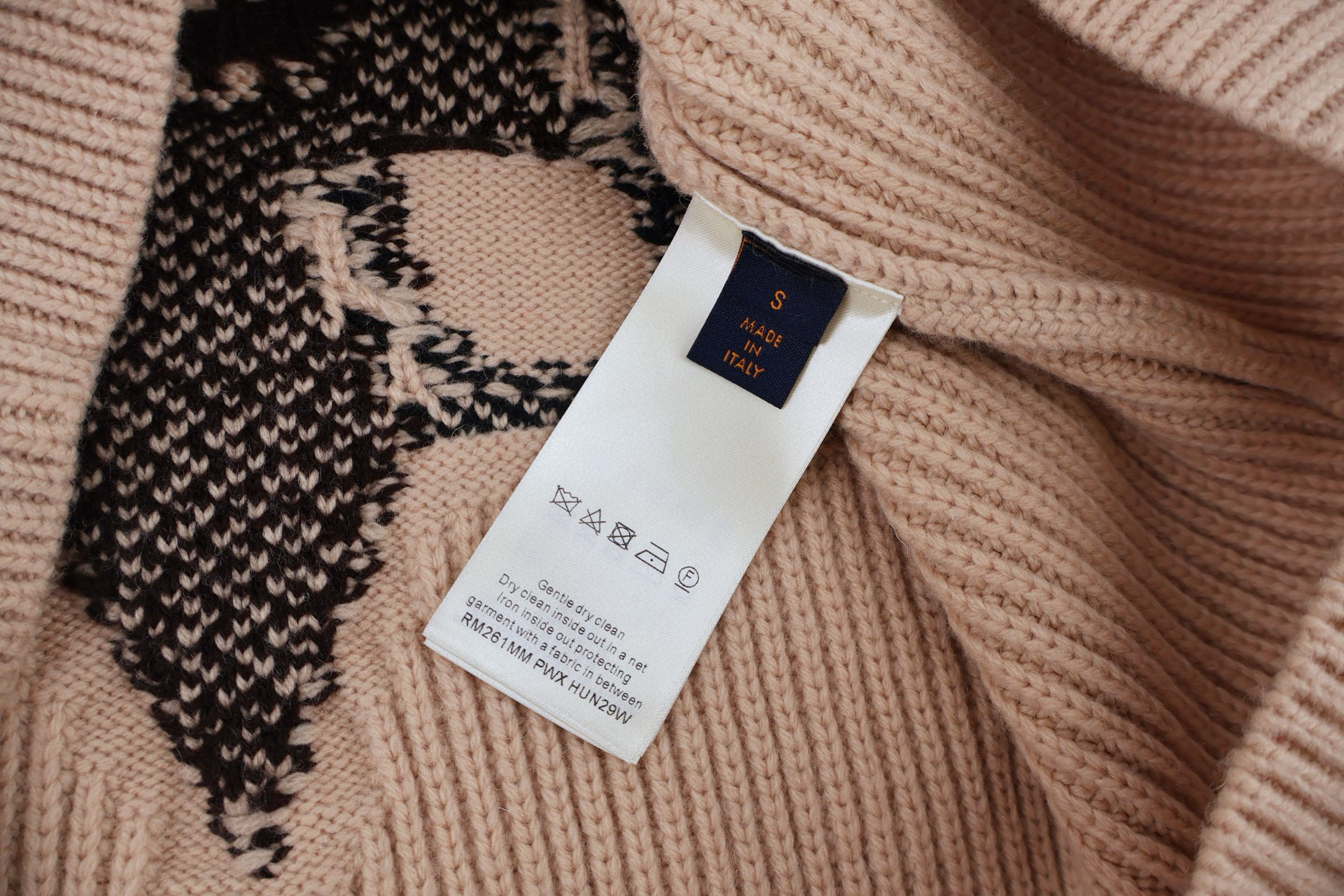 Loui 26fw jacquard sweater