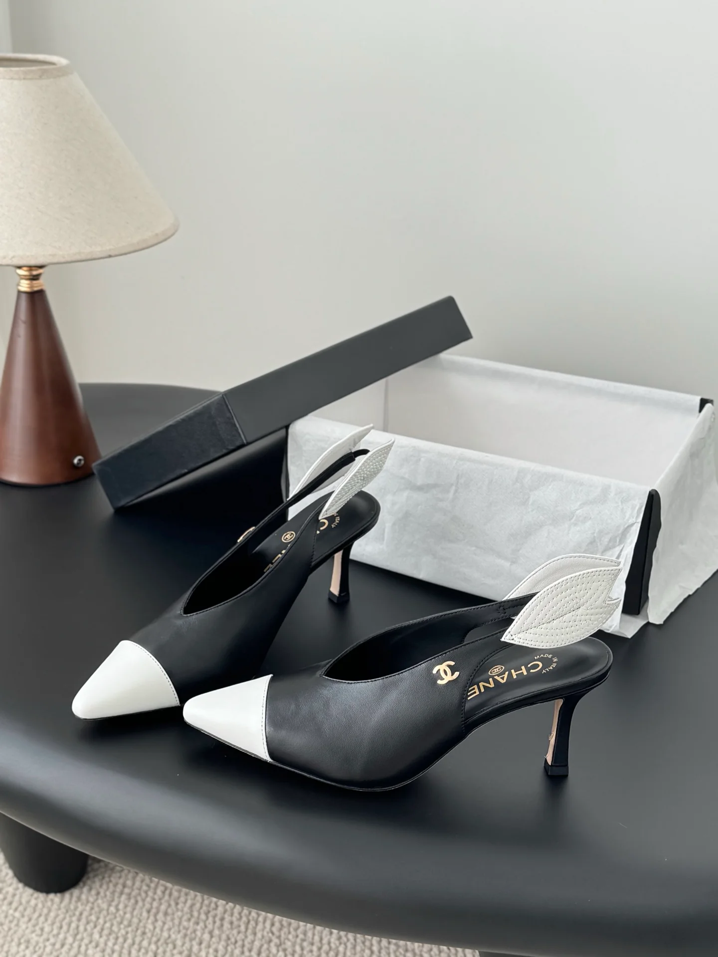 Chan 26ss slingback heels