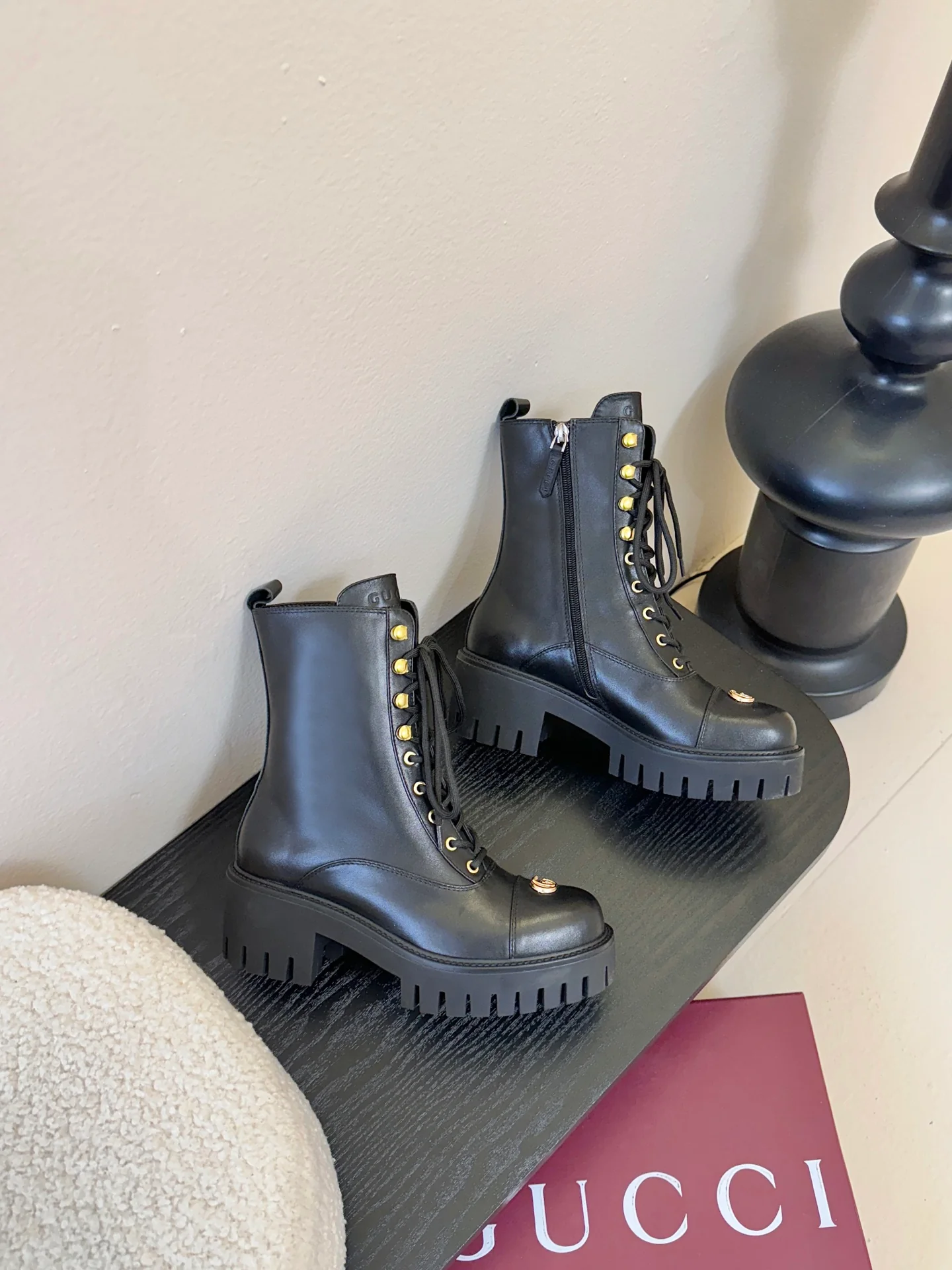 Gucc 25fw combat boots