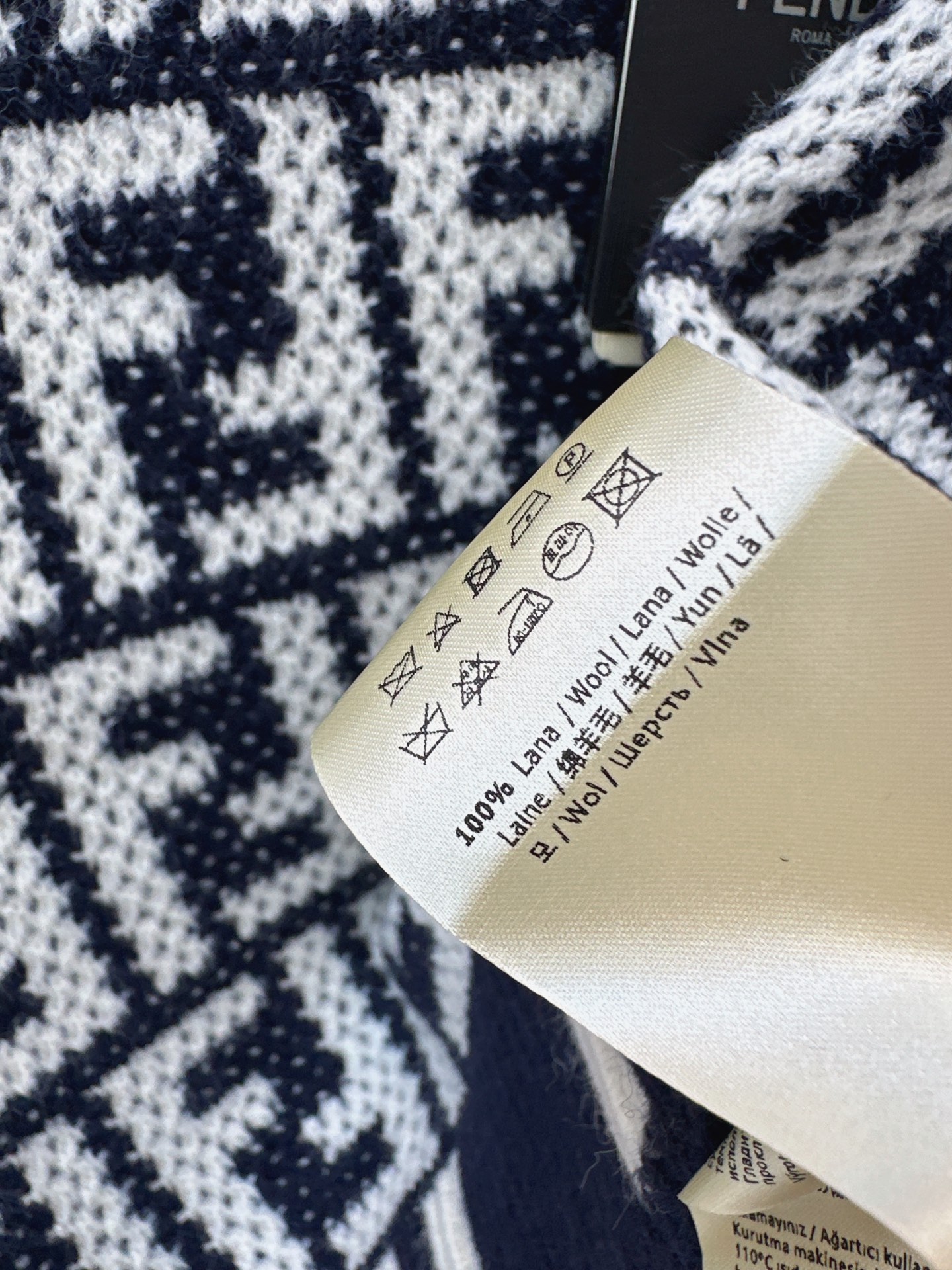 Fen 26fw jacquard sweater