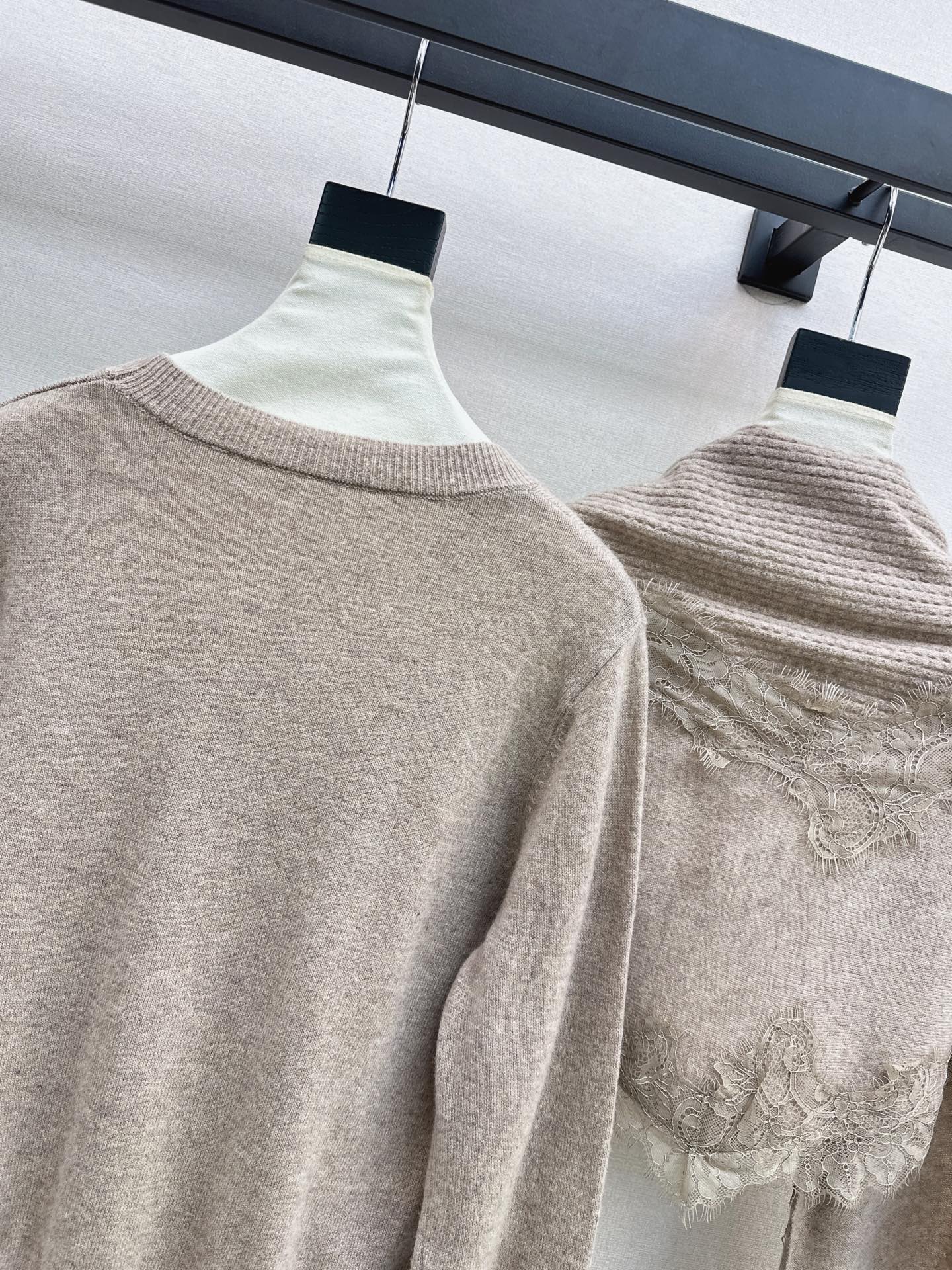 ES 26fw knit lace cape sweater sets