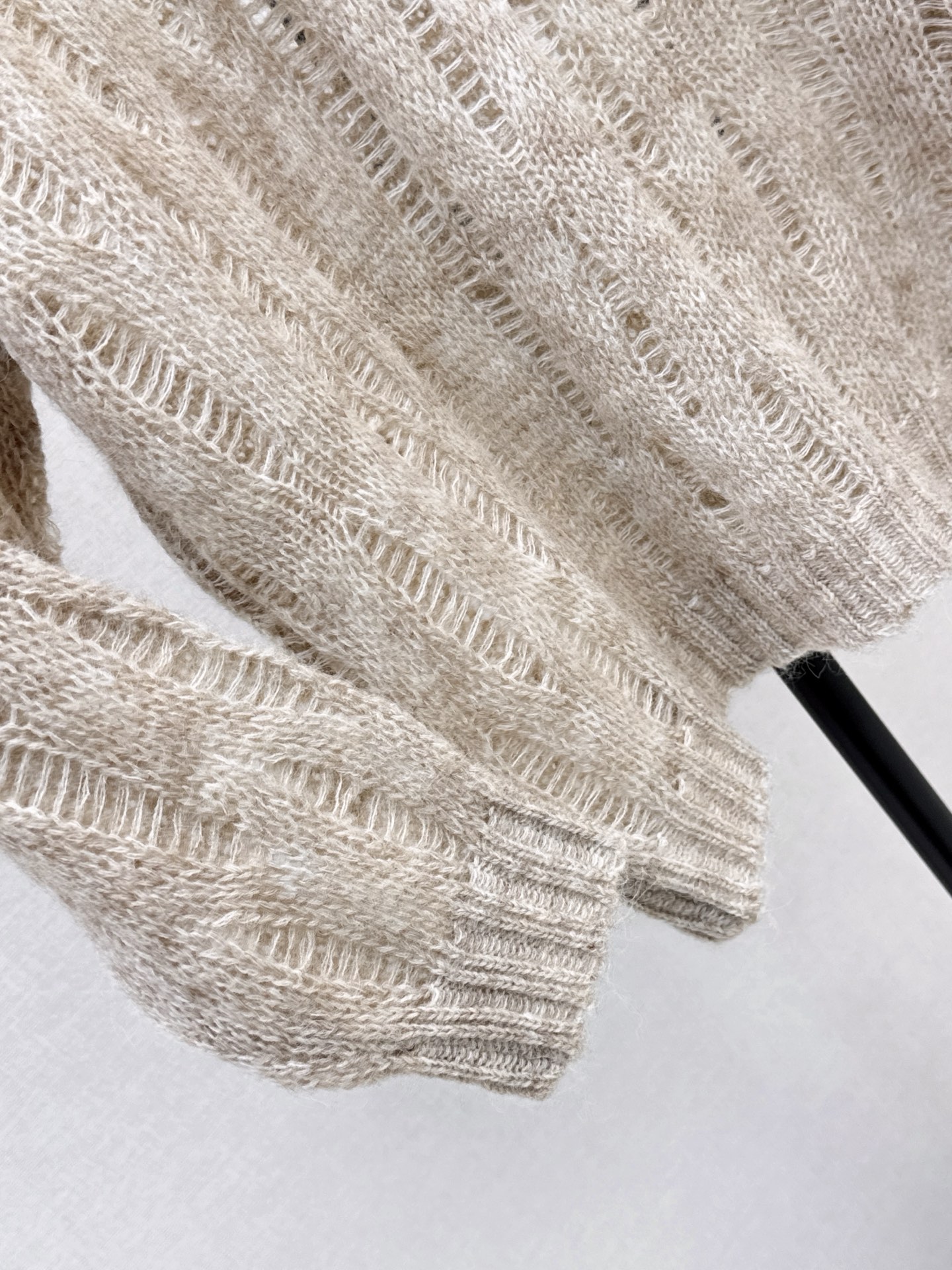 Loe 26fw hollow knit sweater