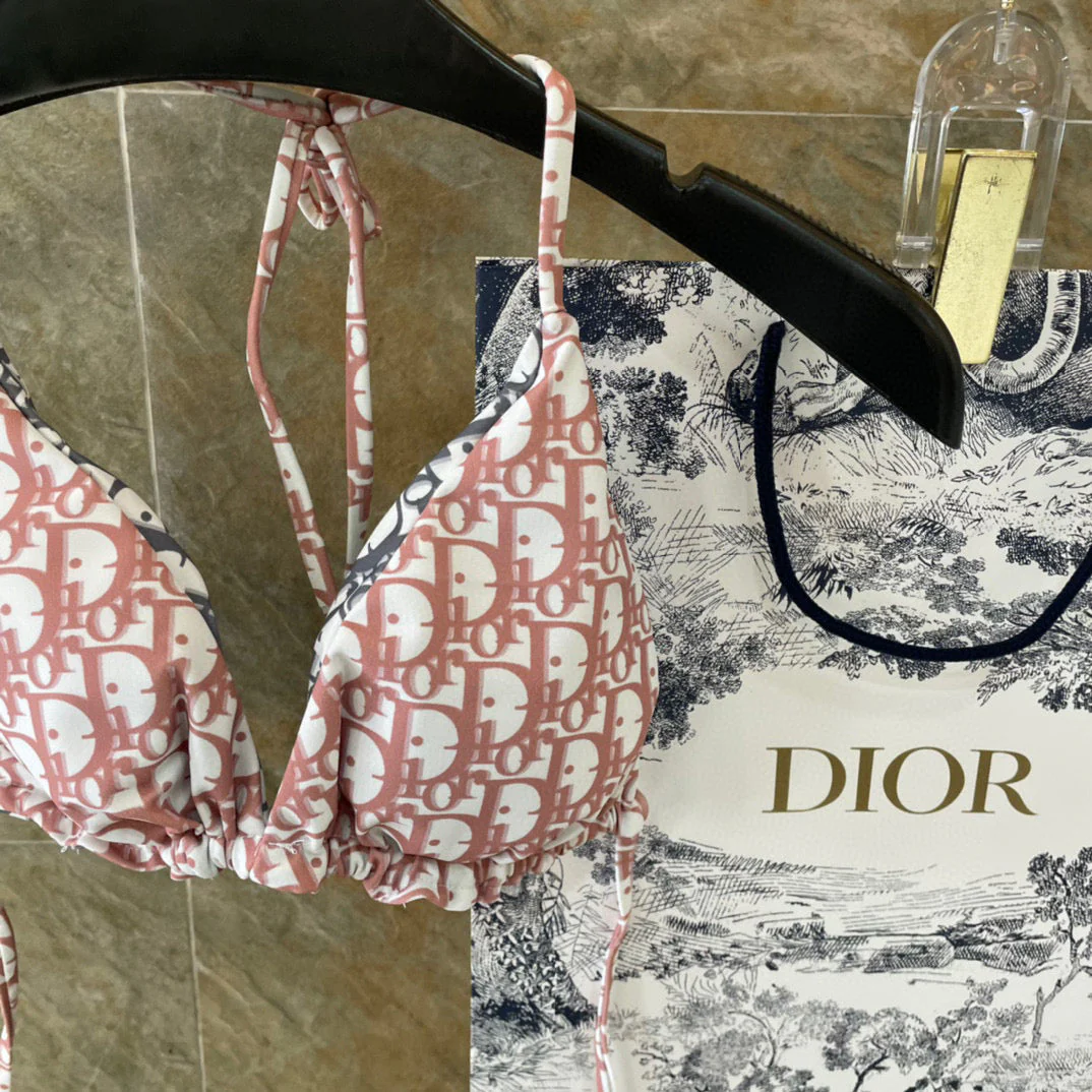D reversible swimsuit