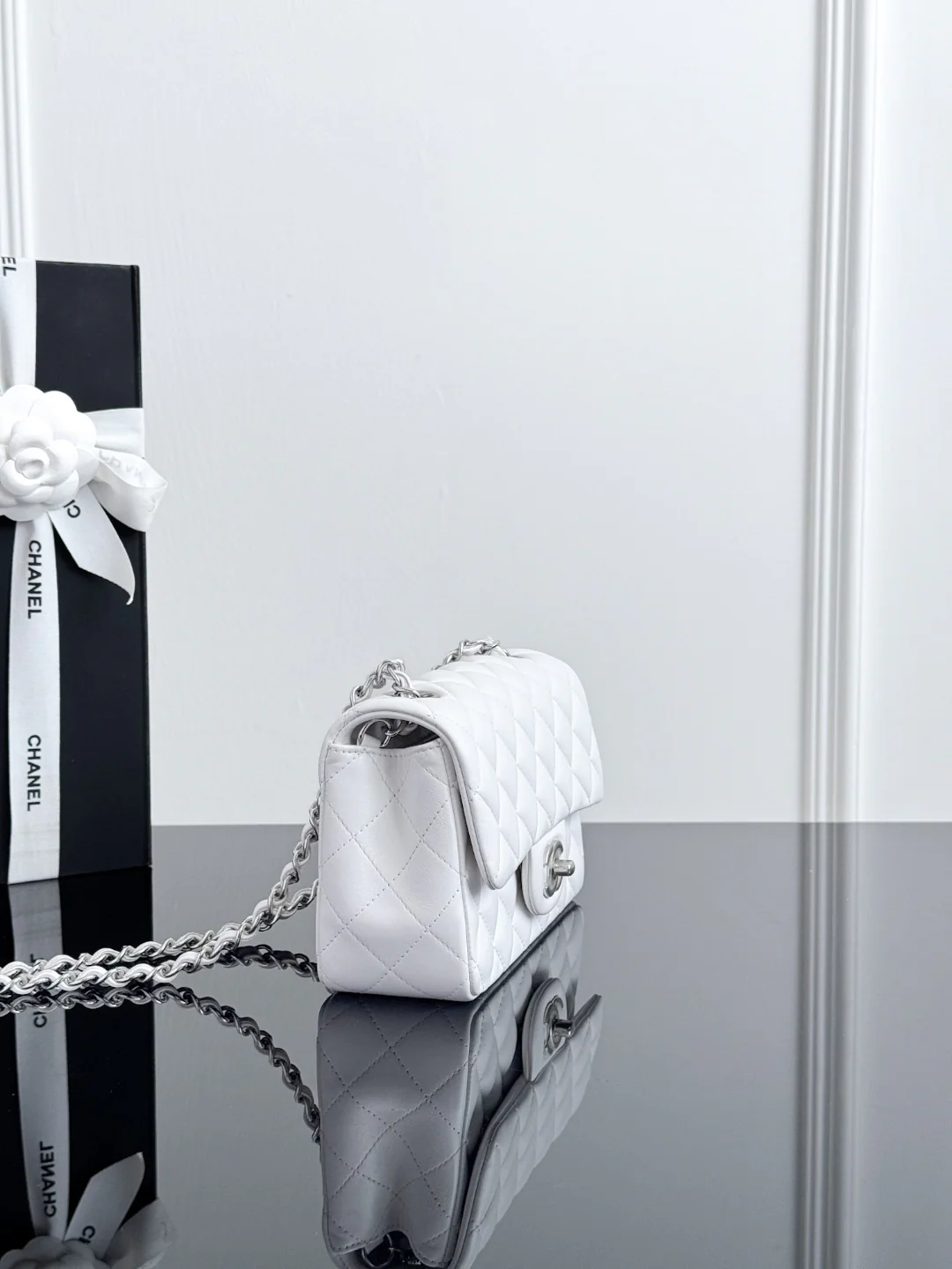 Chan cf20 chain shoulder bag