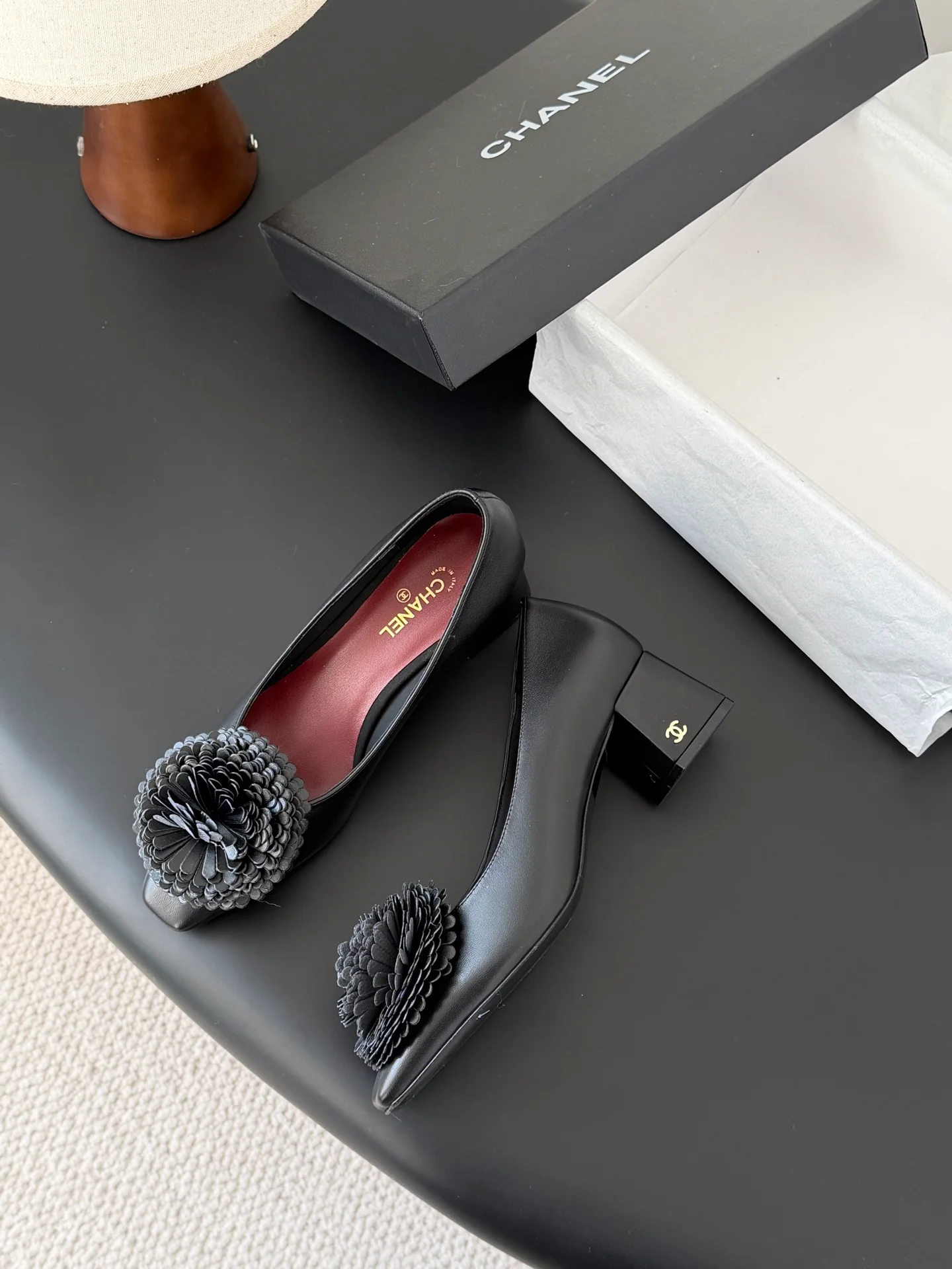 Chan 26K camellia flower chunky heels