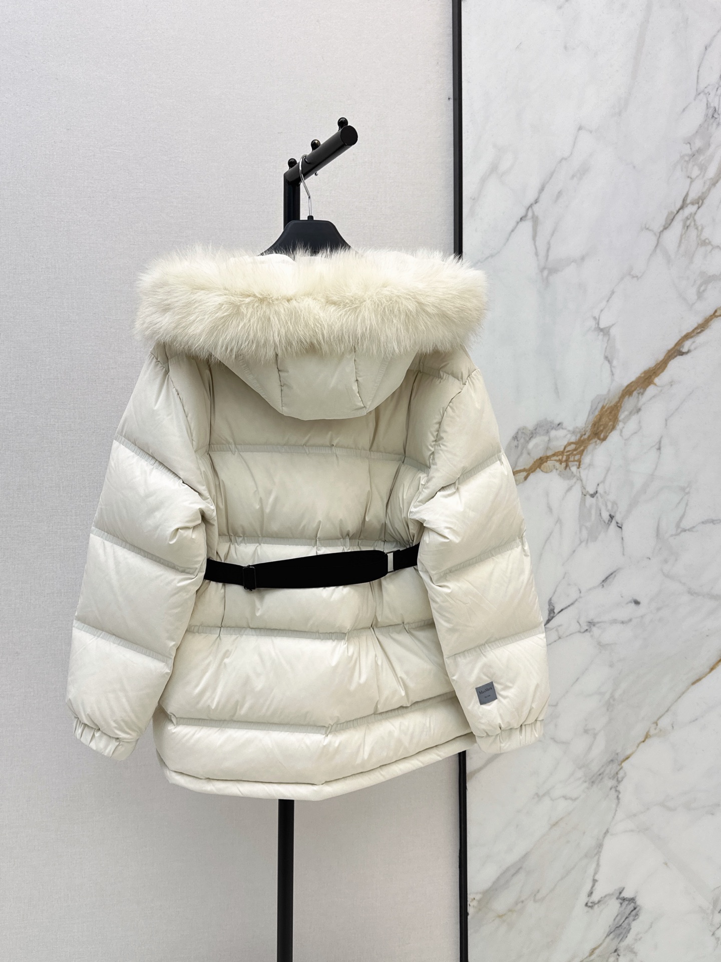 Max 26fw fur-trim hooded belted down jacket