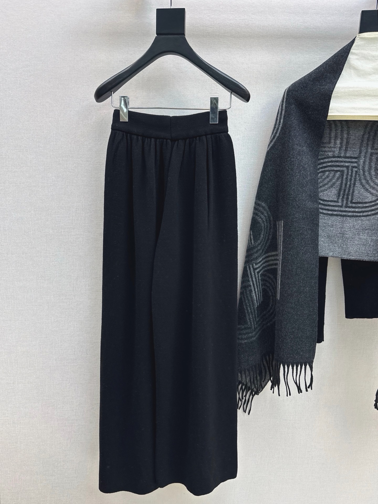 Her 26fw knit knitwear shawls pants sets