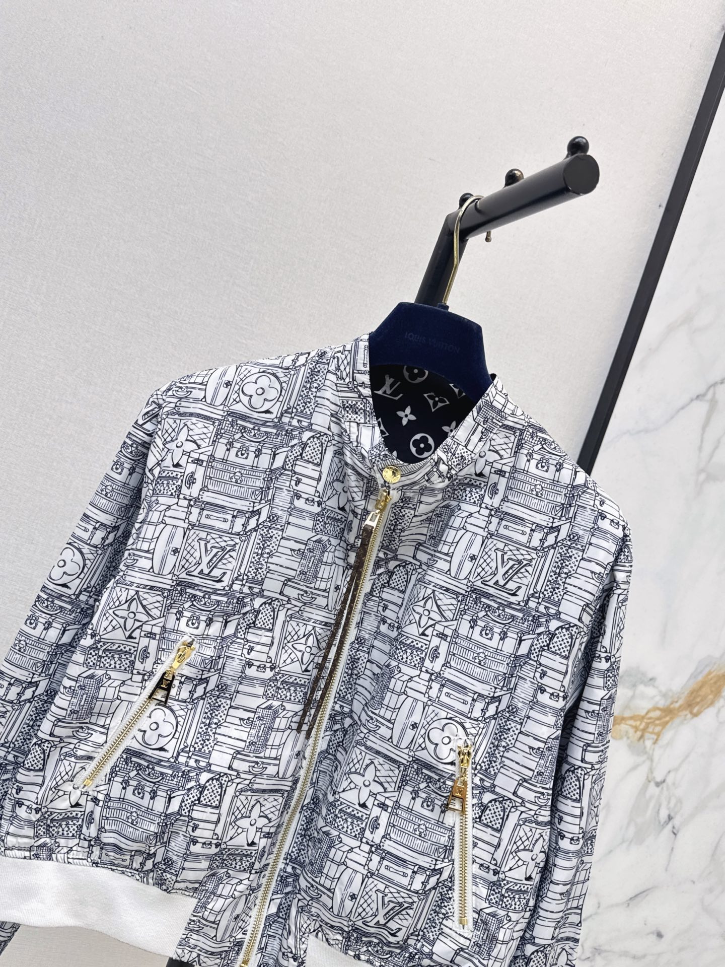 Loui 26fw reversible print jacket