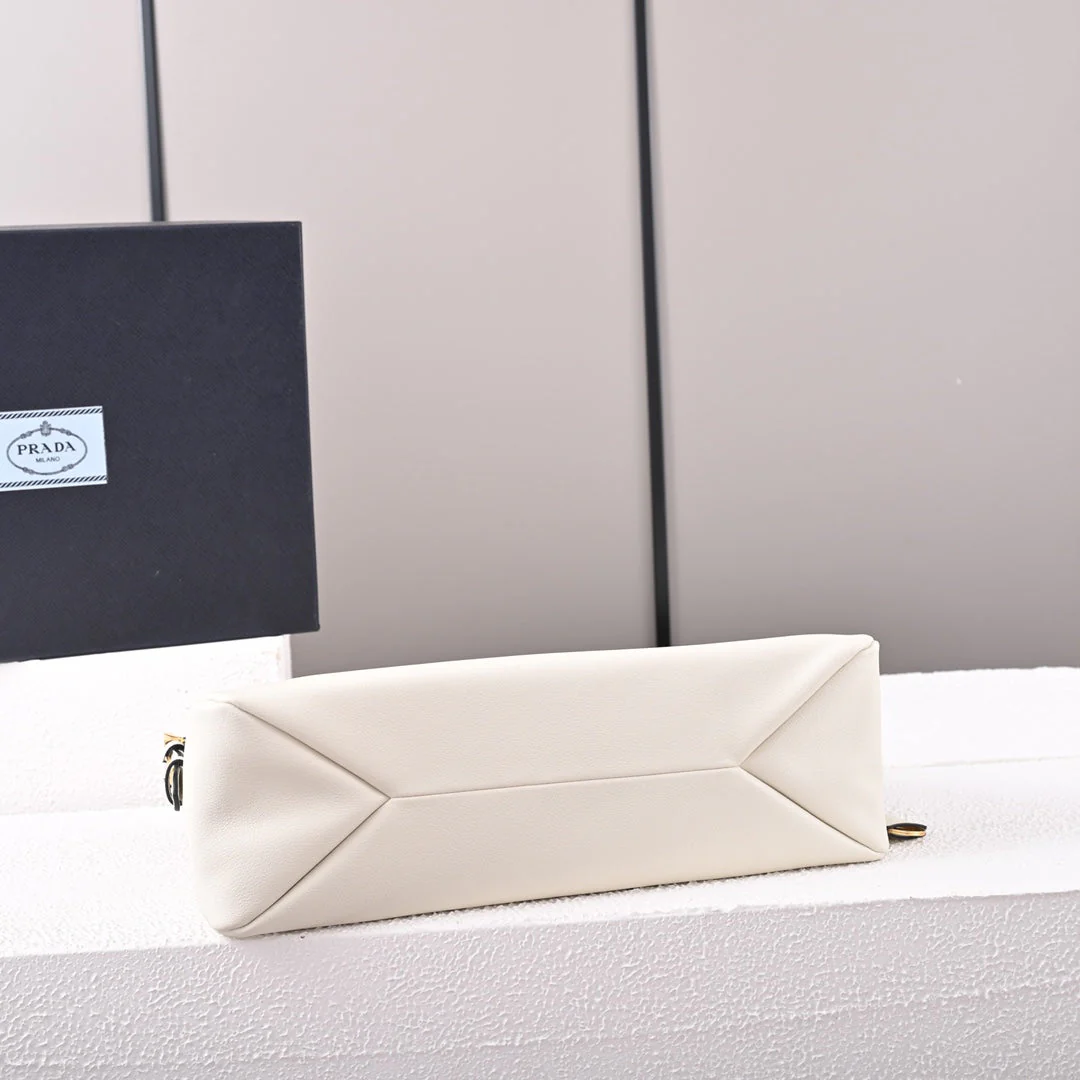 PD  Aimée large leather shoulder bag
