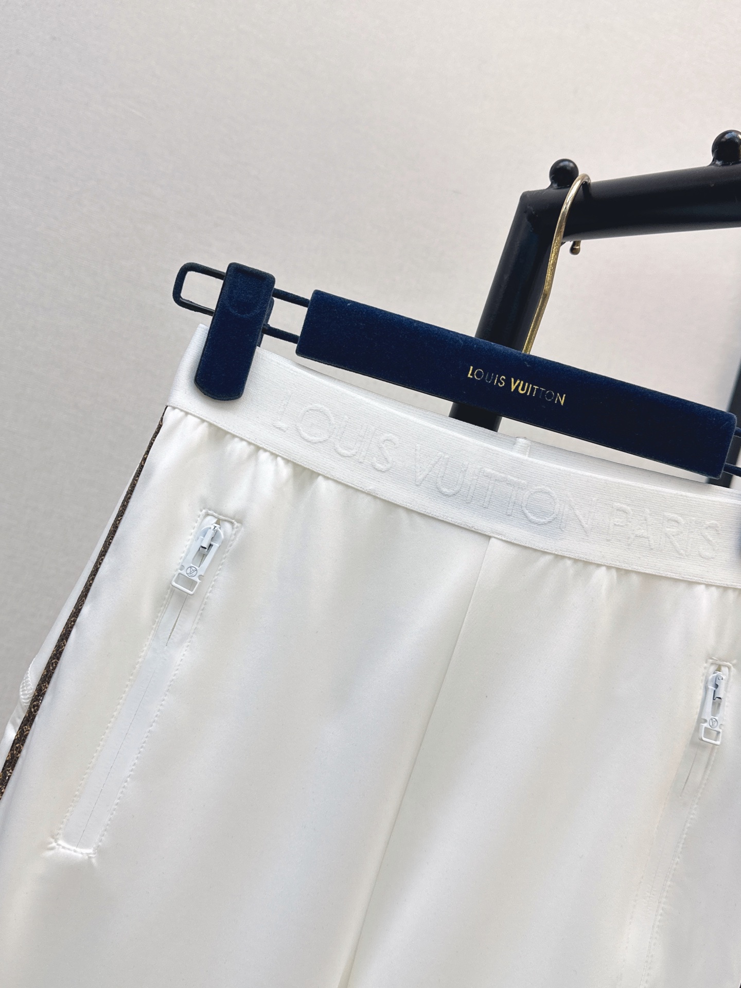 Loui 26fw flared pants