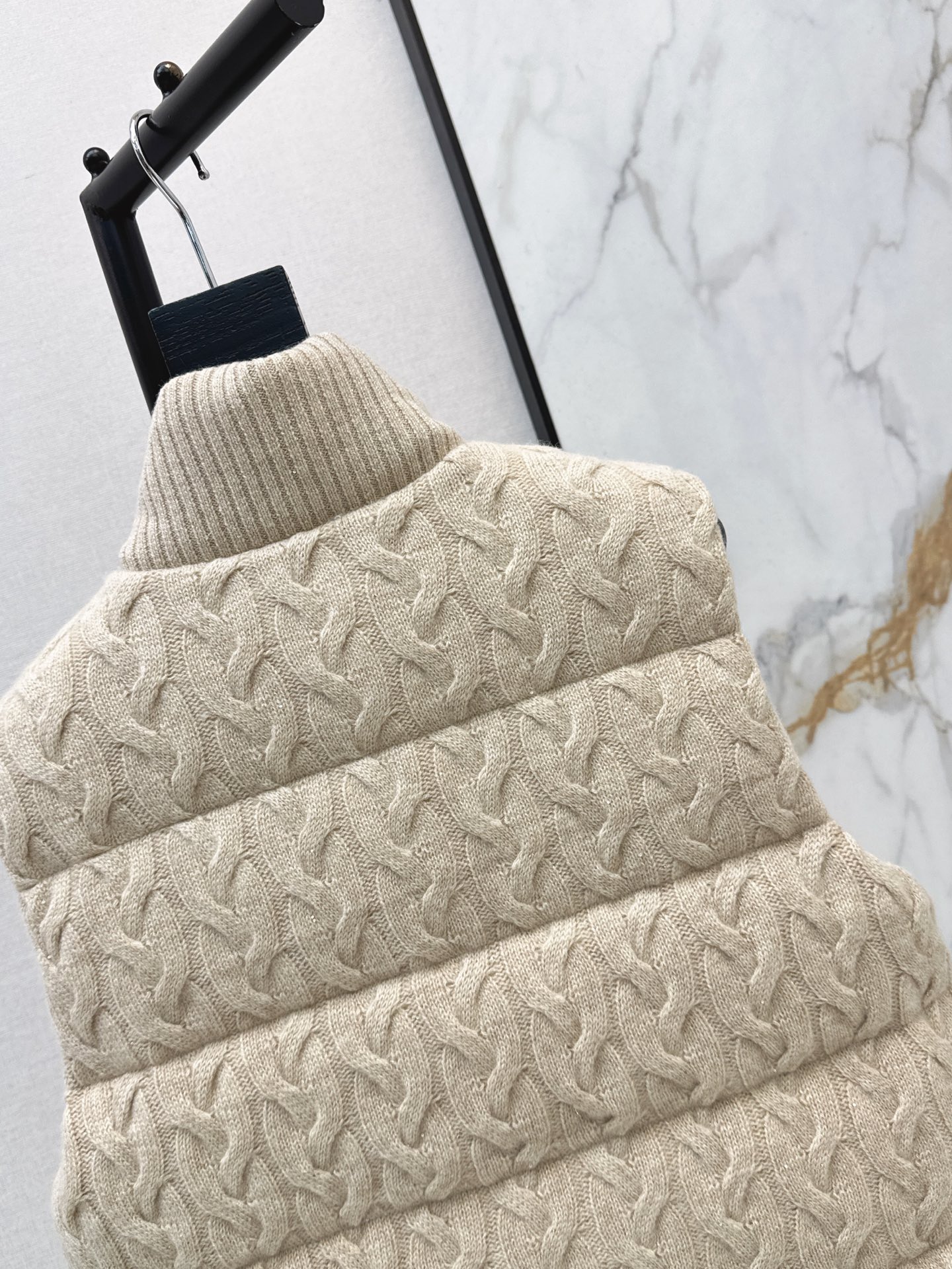 Brun 26fw knit contract down vest