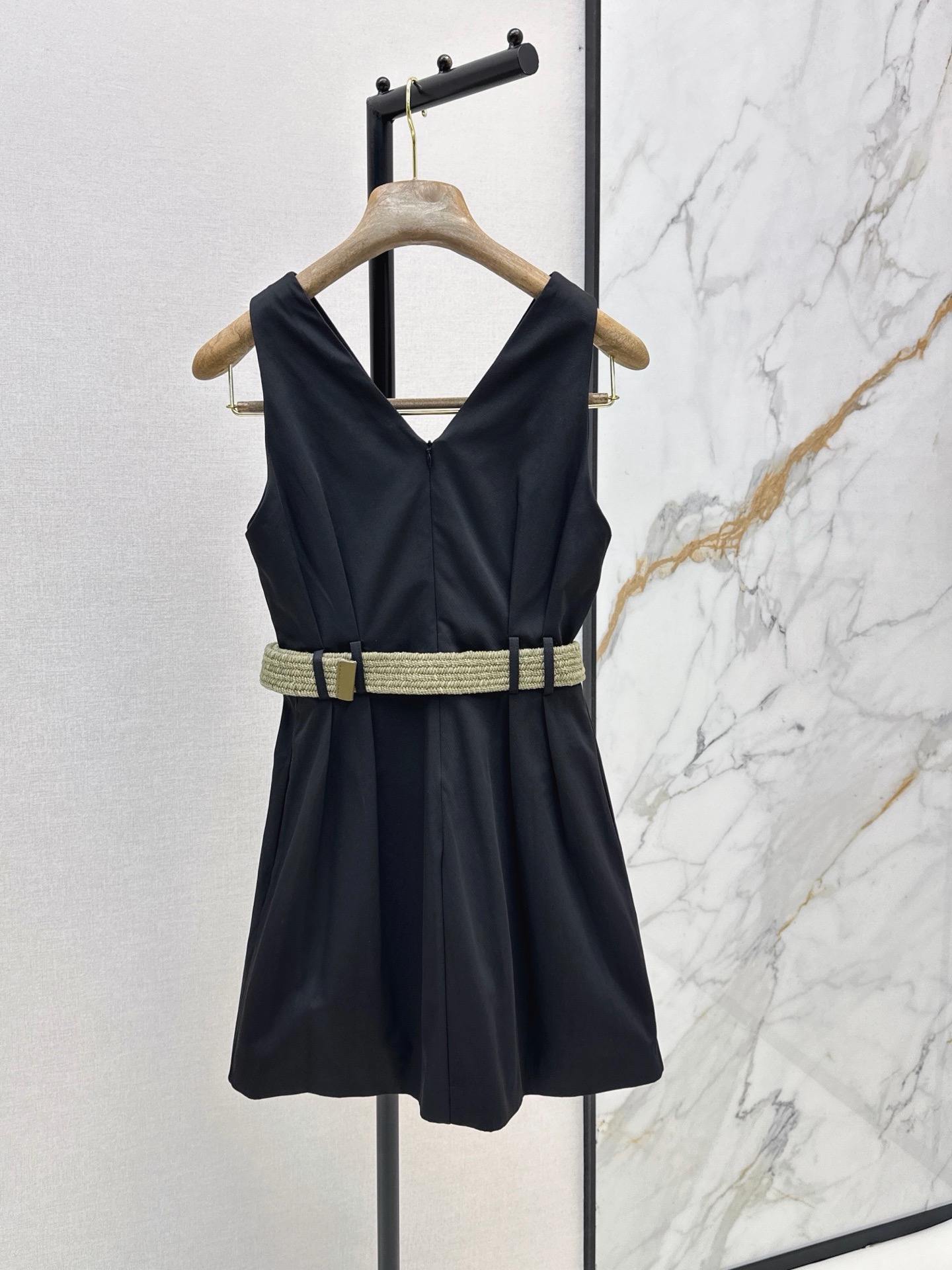 Brun 26ss sleeveless belted dress