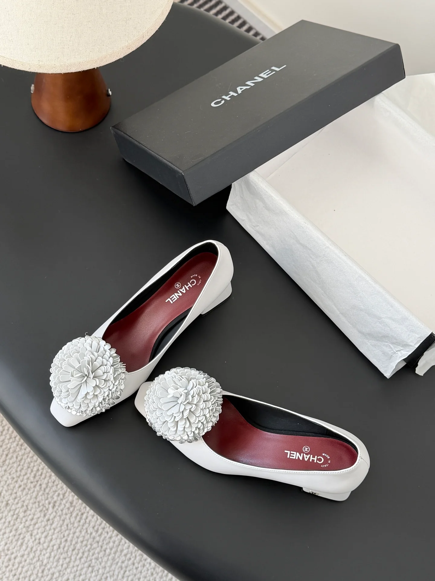 Chan 26K camellia flower chunky heels