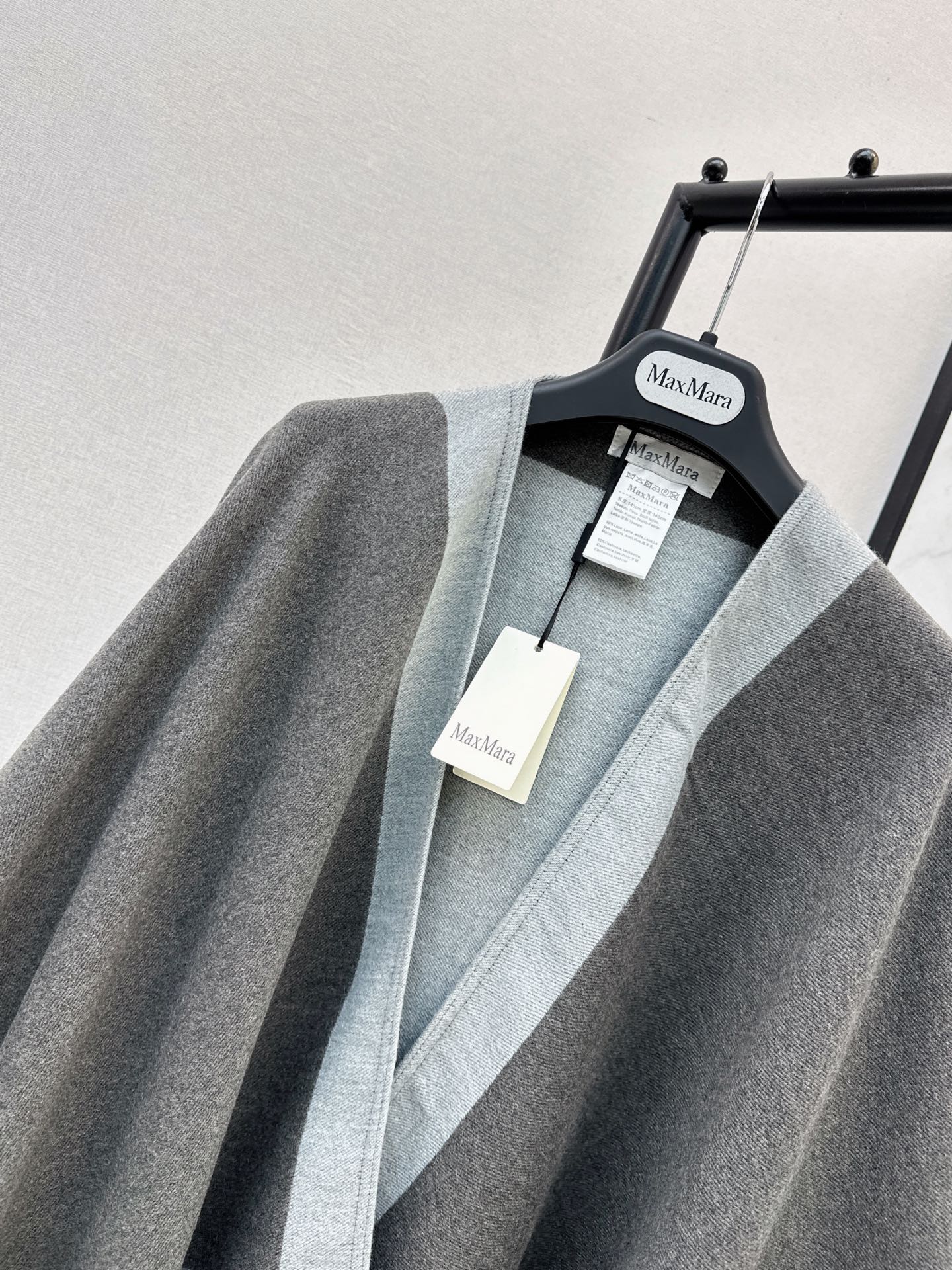 Max 26fw jacquard shawls